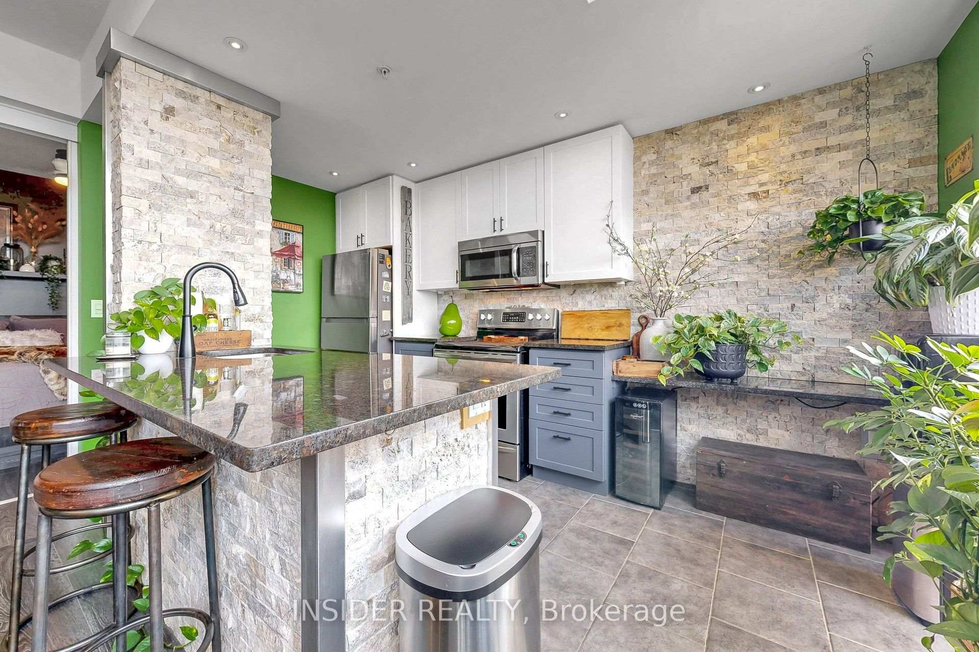 Photo 18 of Unit 103, 427 Aberdeen Avenue, Hamilton, Kirkendall — HOMEH