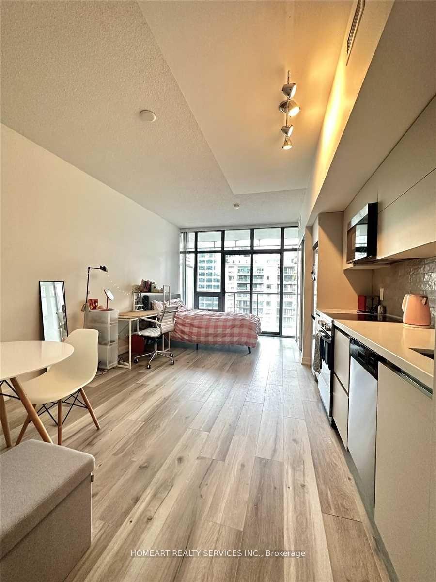 Photo 4 of Unit 1310, 33 Charles Street E, Toronto, Church-Yonge Corridor — HOMEH