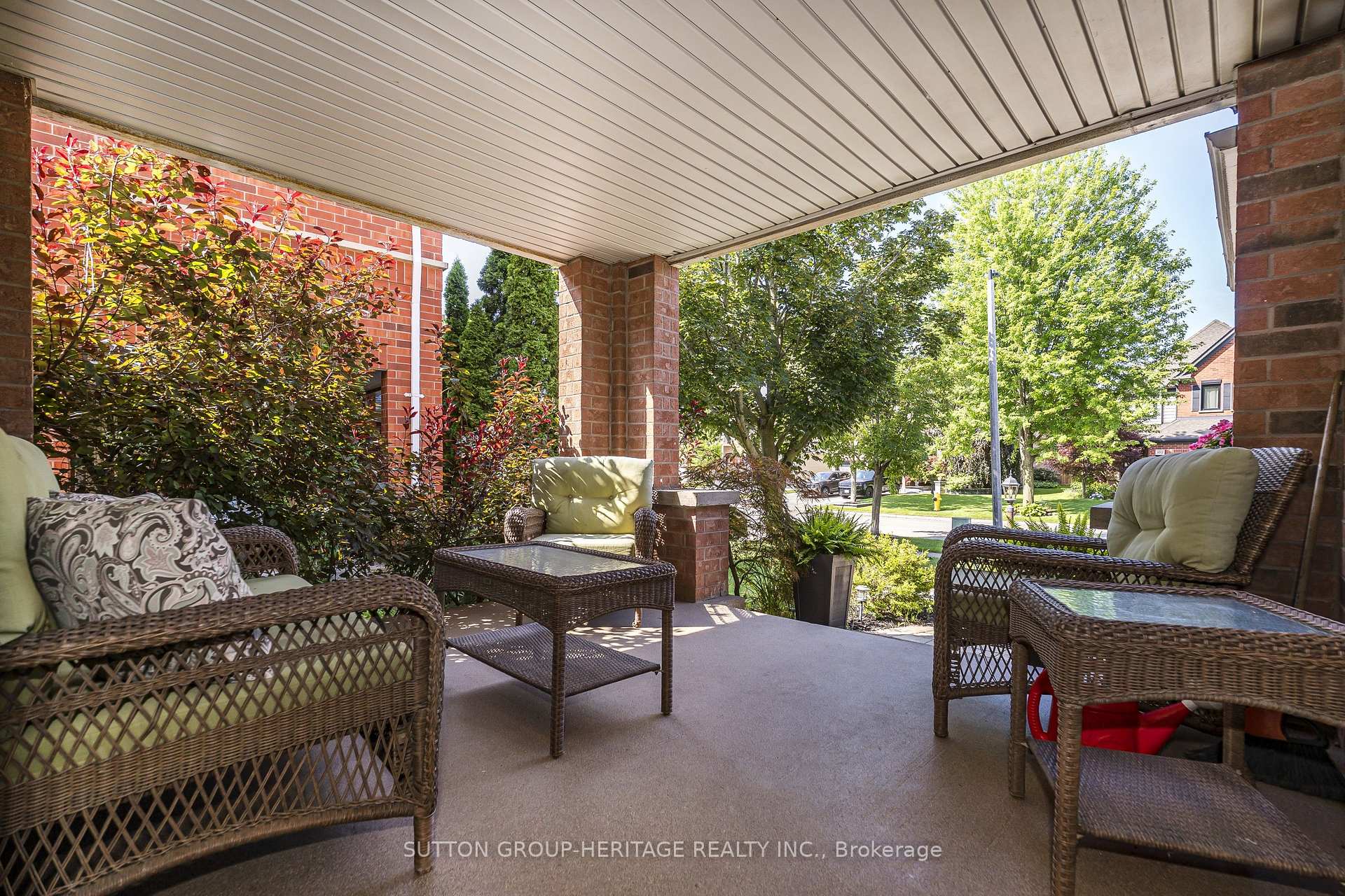 Photo 4 of 103 Gartshore Drive, Whitby, Williamsburg — HOMEH