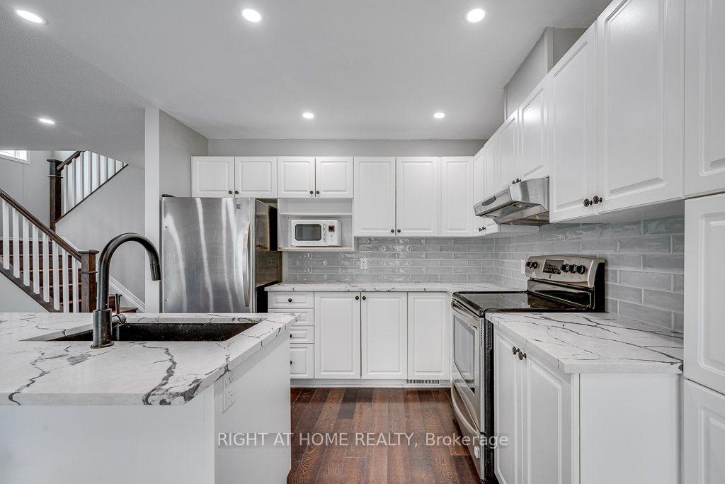Photo 8 of 247 Felicia Crescent, Ottawa, Barrhaven - Strandherd — HOMEH