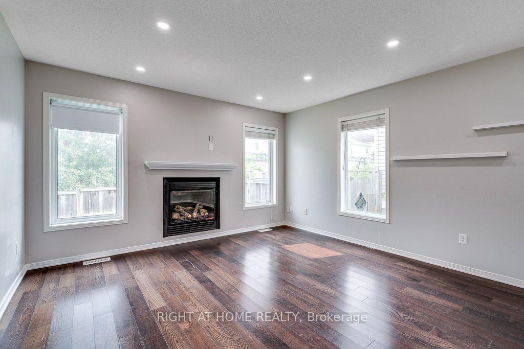 Photo 10 of 247 Felicia Crescent, Ottawa, Barrhaven - Strandherd — HOMEH