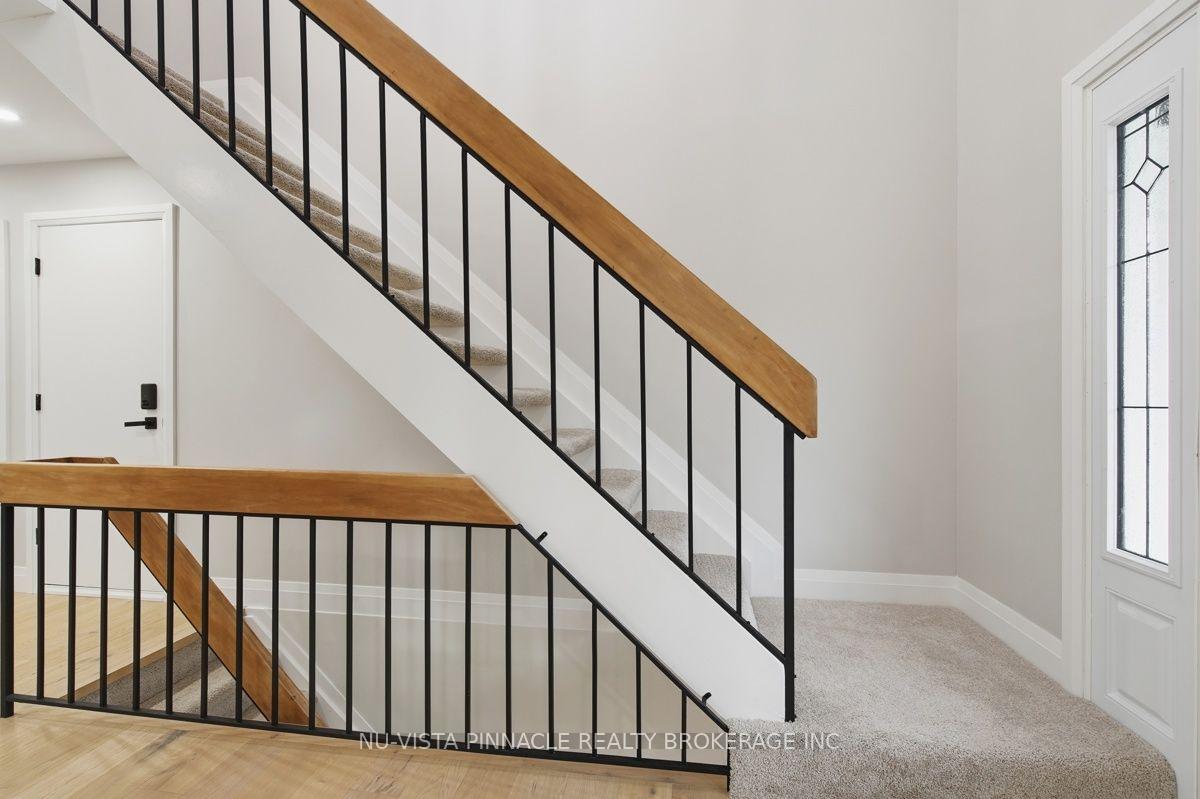 Photo 6 of 59 Kinnear Crescent, London, South M — HOMEH