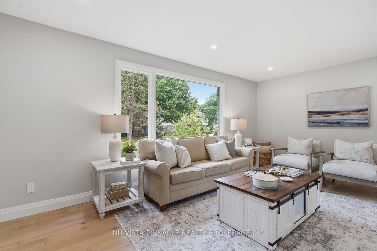 Photo 7 of 59 Kinnear Crescent, London, South M — HOMEH