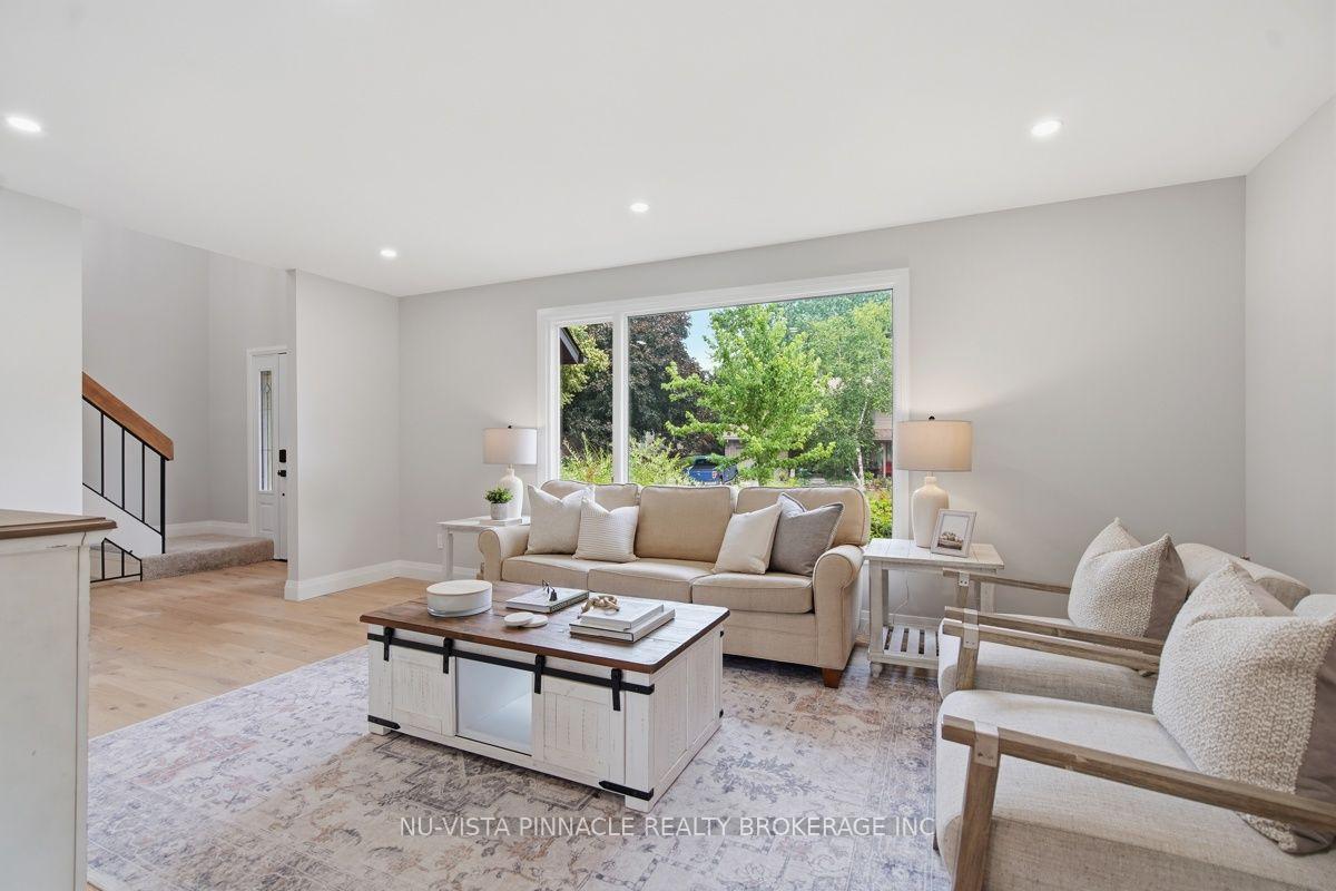 Photo 8 of 59 Kinnear Crescent, London, South M — HOMEH