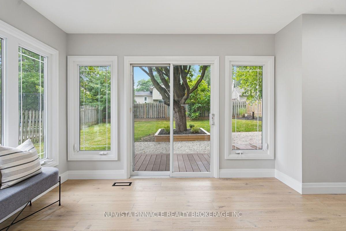 Photo 16 of 59 Kinnear Crescent, London, South M — HOMEH