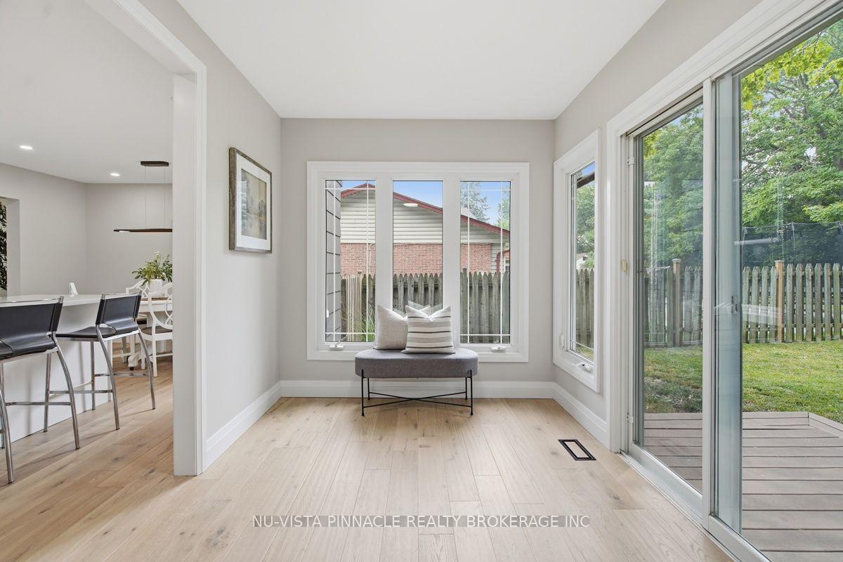 Photo 17 of 59 Kinnear Crescent, London, South M — HOMEH