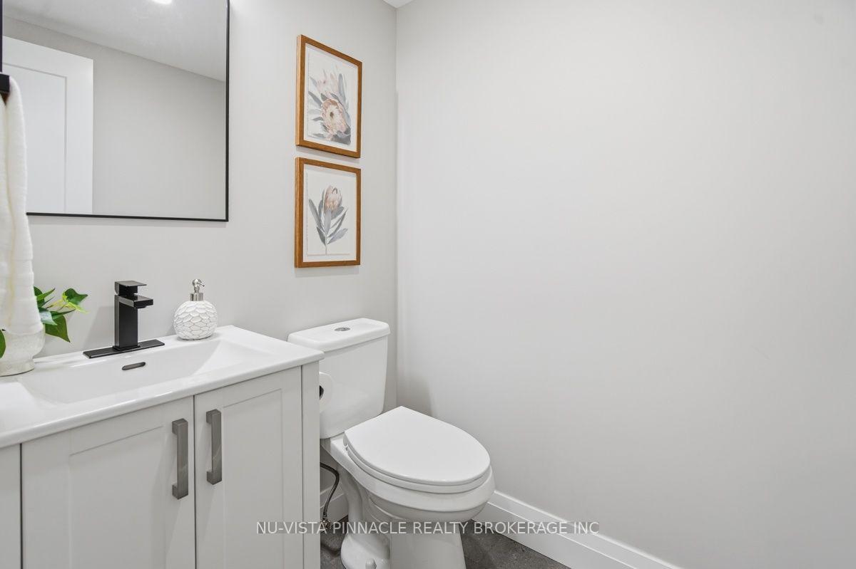 Photo 20 of 59 Kinnear Crescent, London, South M — HOMEH
