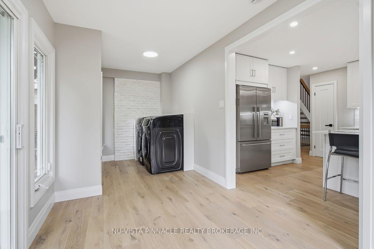 Photo 21 of 59 Kinnear Crescent, London, South M — HOMEH