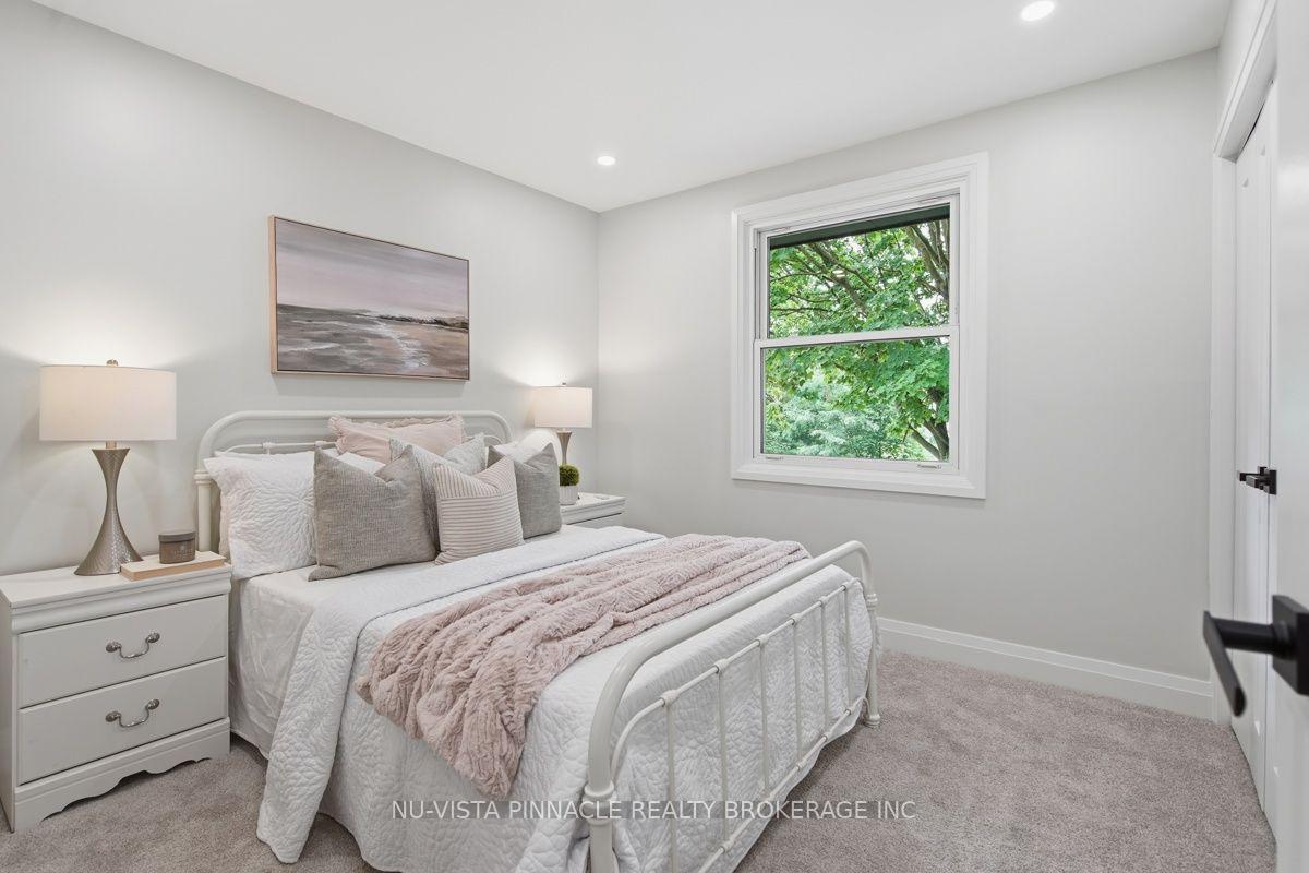 Photo 26 of 59 Kinnear Crescent, London, South M — HOMEH