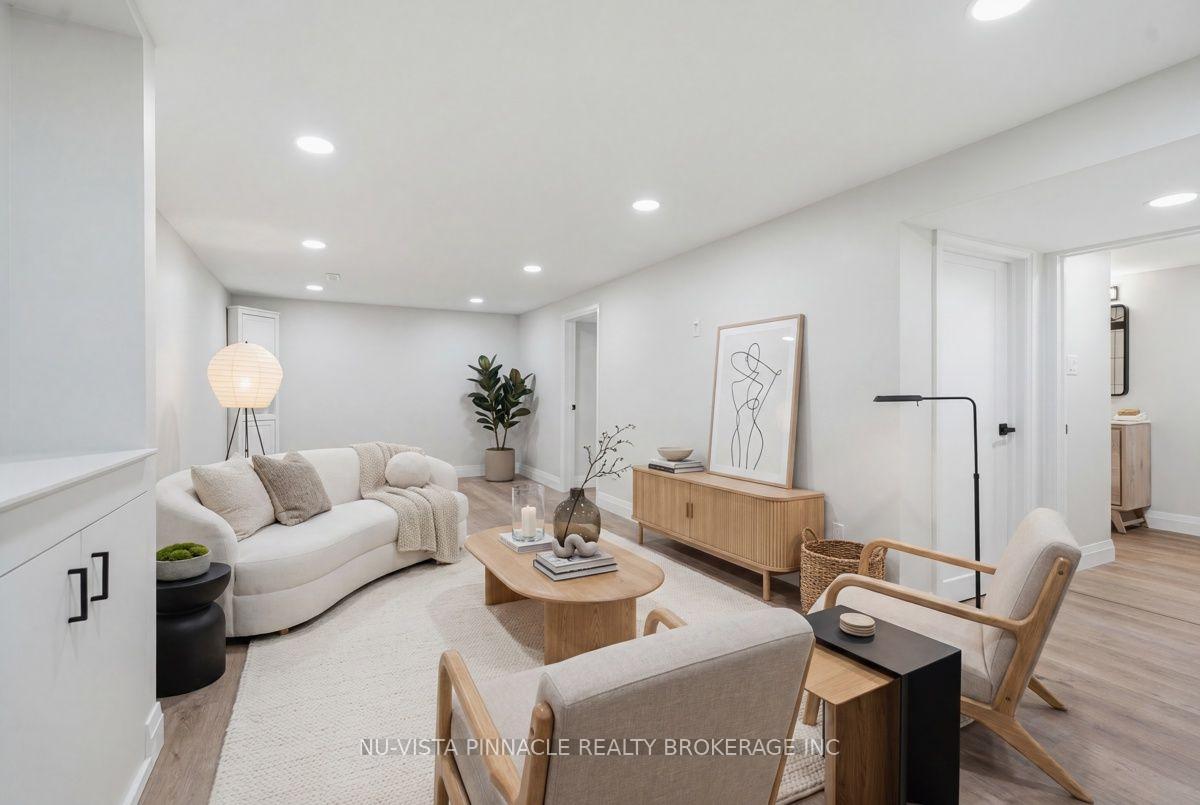 Photo 33 of 59 Kinnear Crescent, London, South M — HOMEH