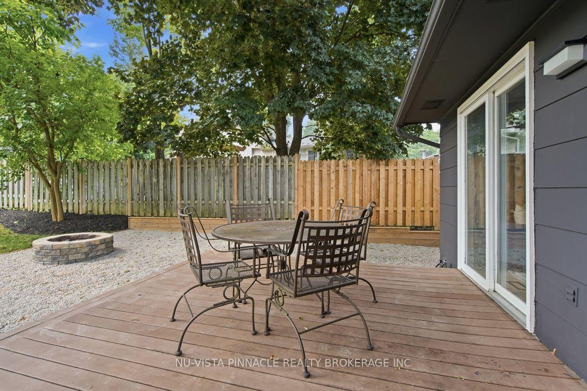 Photo 39 of 59 Kinnear Crescent, London, South M — HOMEH