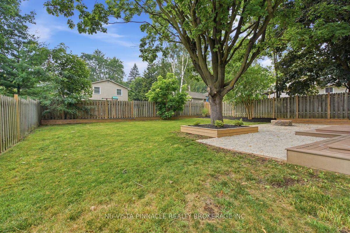Photo 41 of 59 Kinnear Crescent, London, South M — HOMEH