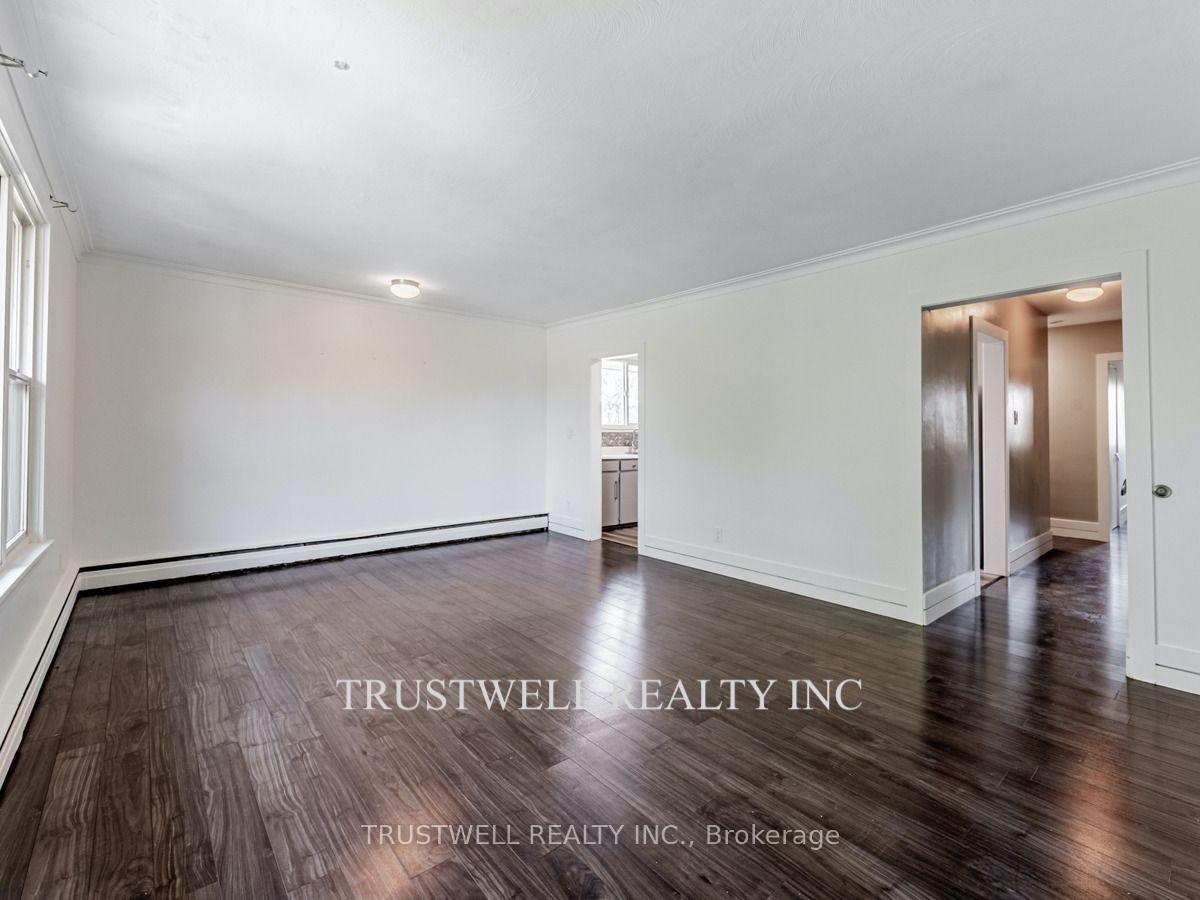Photo 4 of Unit 3, 105 Mary Street E, Whitby, Downtown Whitby — HOMEH