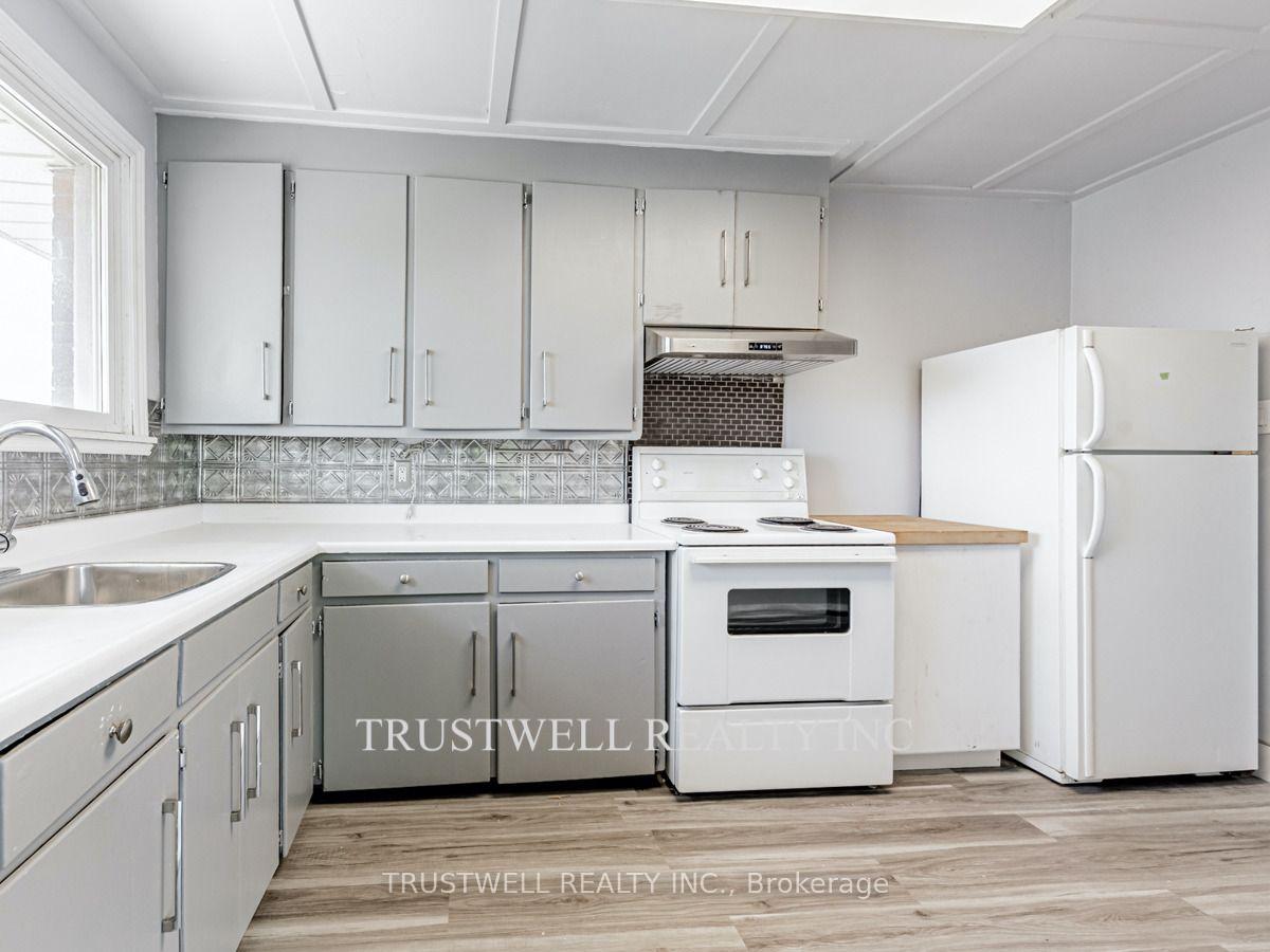 Photo 8 of Unit 3, 105 Mary Street E, Whitby, Downtown Whitby — HOMEH