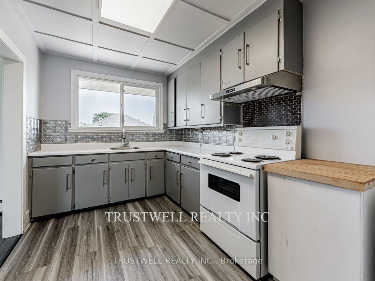 Photo 10 of Unit 3, 105 Mary Street E, Whitby, Downtown Whitby — HOMEH