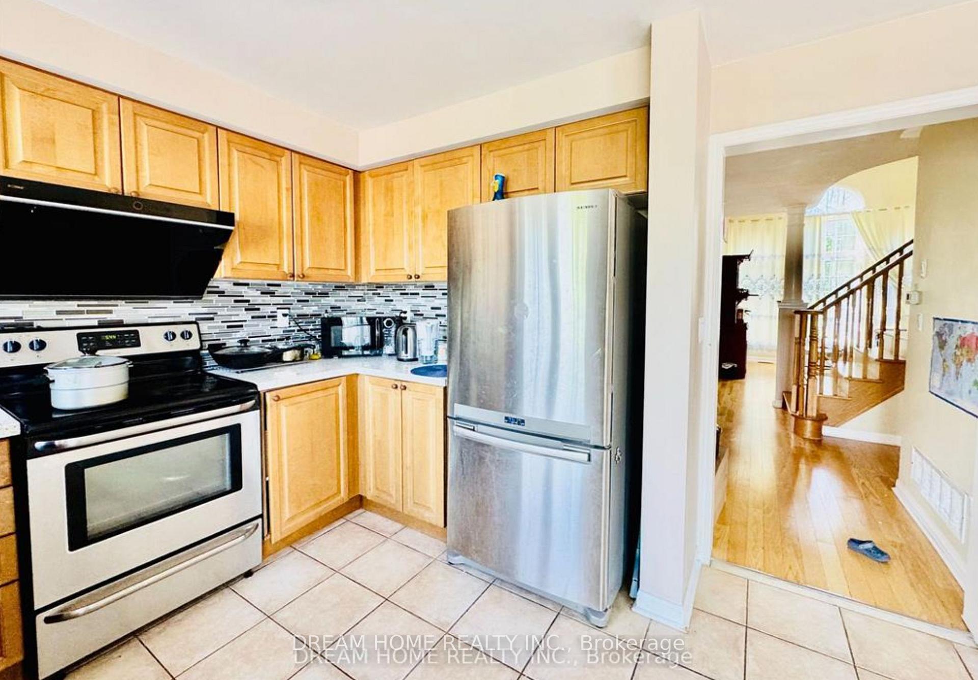 Photo 2 of 23 Wiltshire Drive, Markham, Berczy — HOMEH