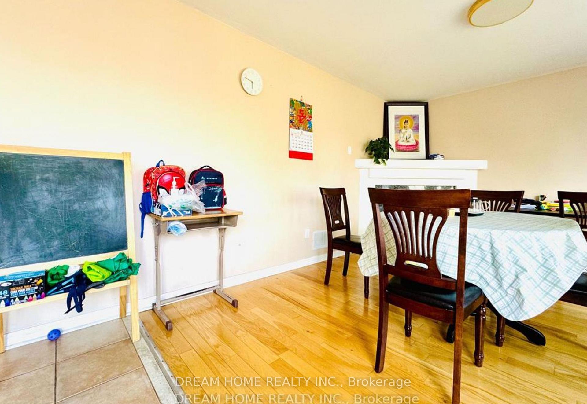 Photo 5 of 23 Wiltshire Drive, Markham, Berczy — HOMEH