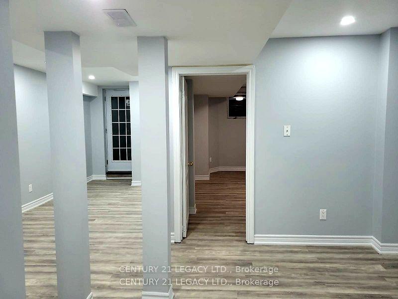 Front of Unit Lower Level, 21 Kilrea Way