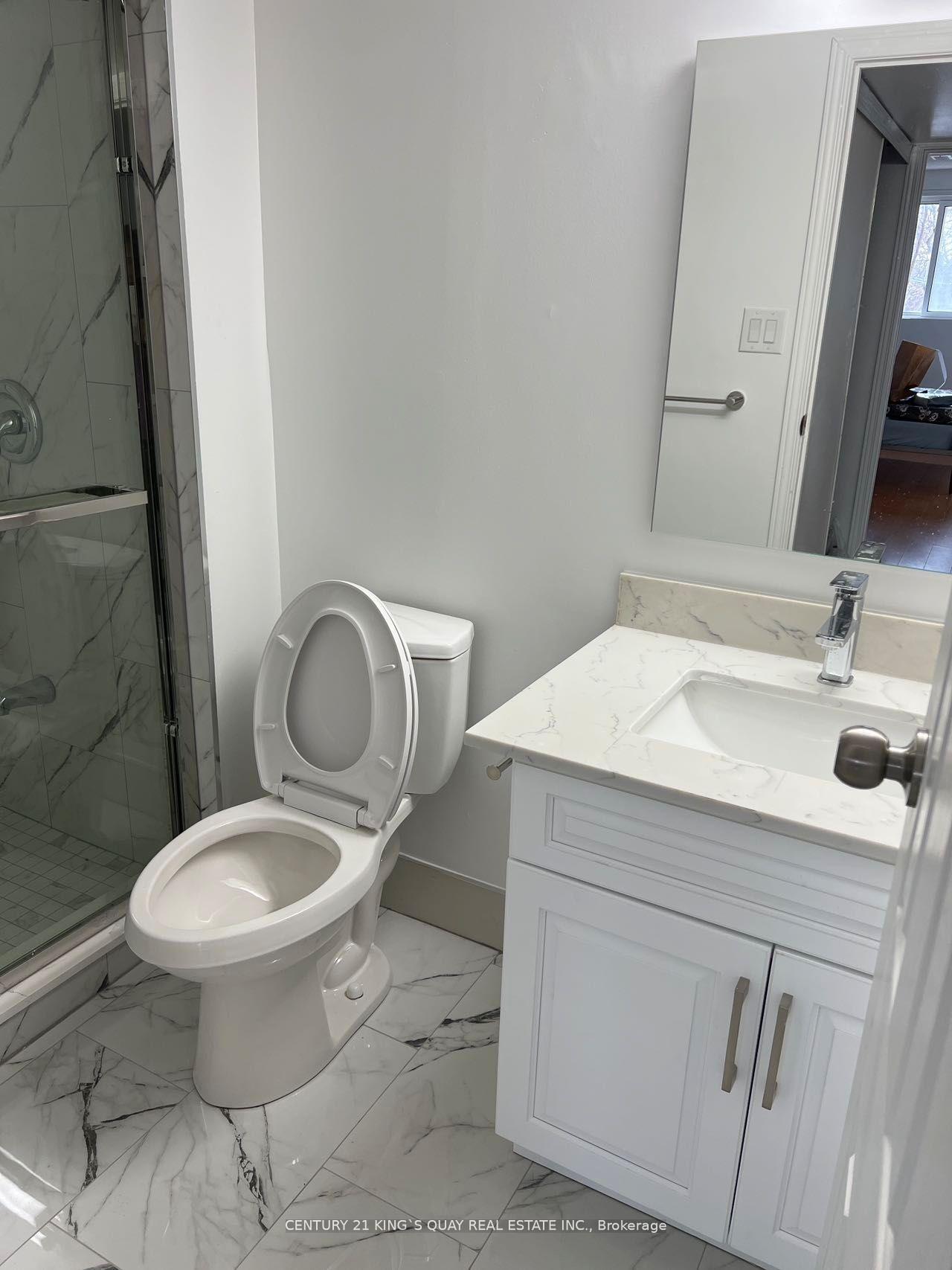 Photo 5 of Unit LOWER, 74 glendower Circuit, Scarborough, L'Amoreaux — HOMEH