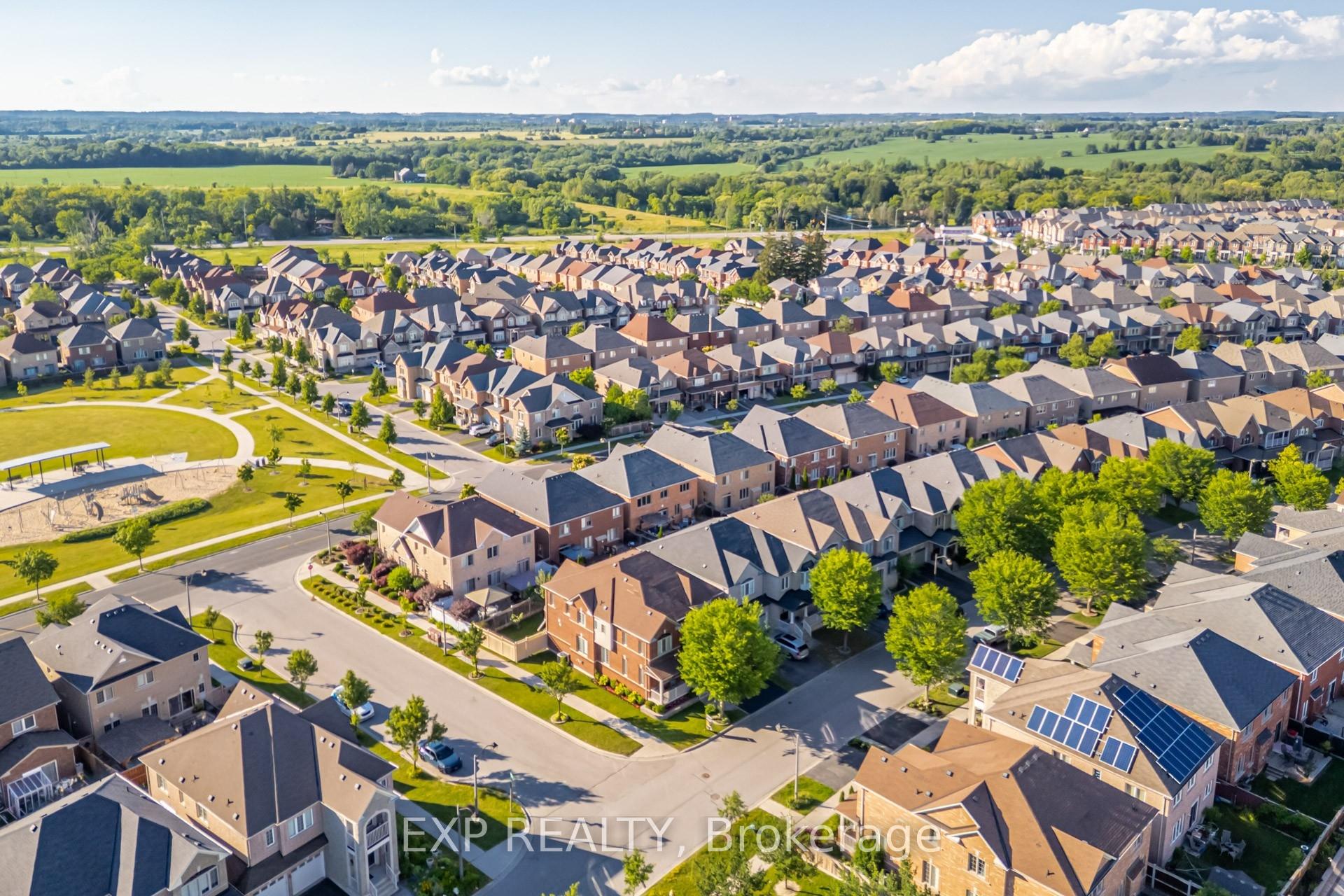 Photo 5 of 50 Stoney Creek Drive, Markham, Greensborough — HOMEH