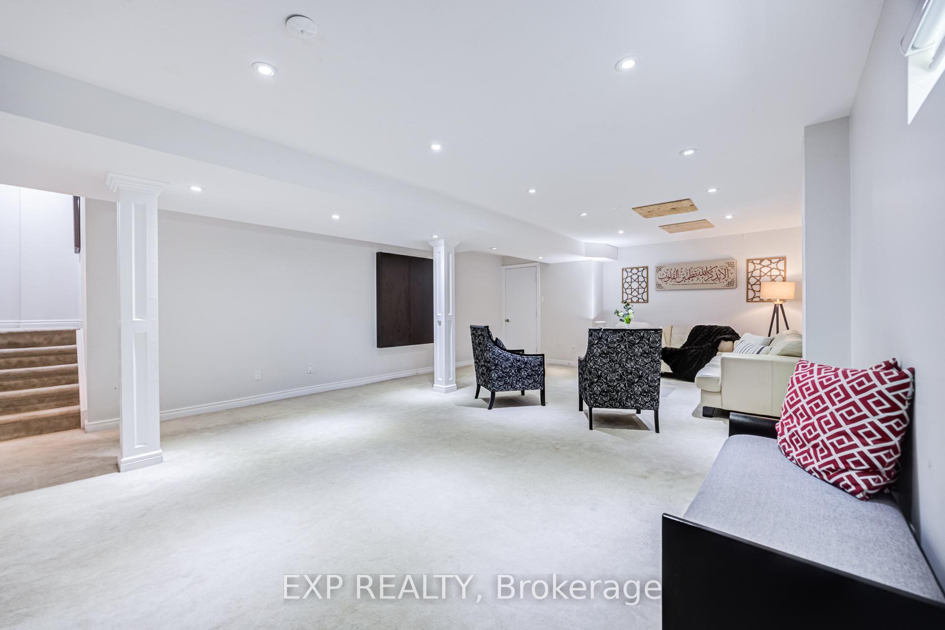 Photo 47 of 50 Stoney Creek Drive, Markham, Greensborough — HOMEH