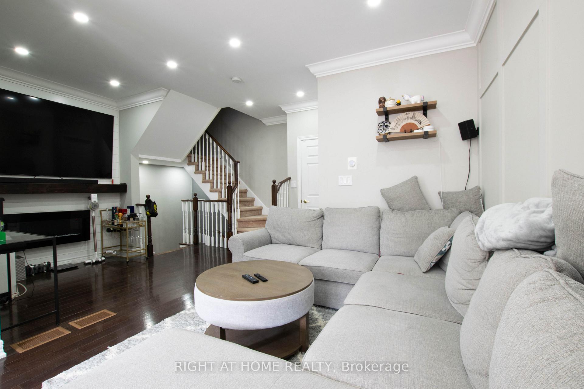 Photo 13 of Unit 54, 1250 St Martins Drive, Pickering, Bay Ridges — HOMEH