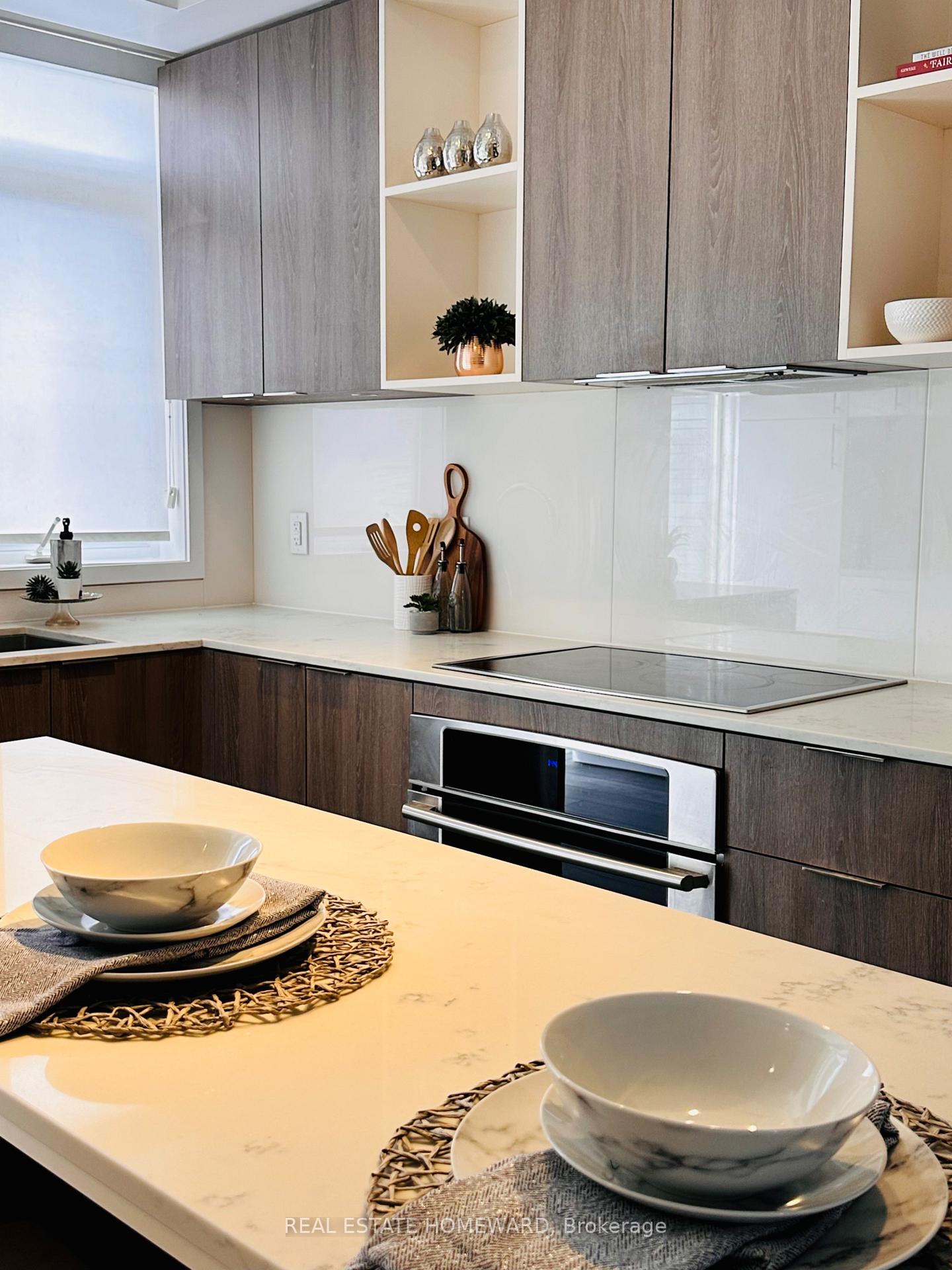 Photo 5 of 17 St. Bartholomew Street, Toronto, Regent Park — HOMEH