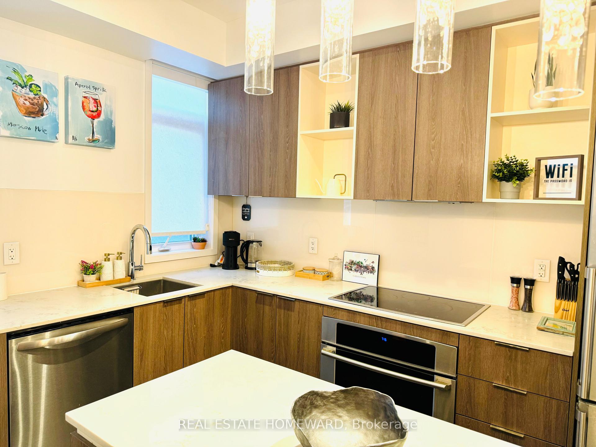 Photo 7 of 17 St. Bartholomew Street, Toronto, Regent Park — HOMEH