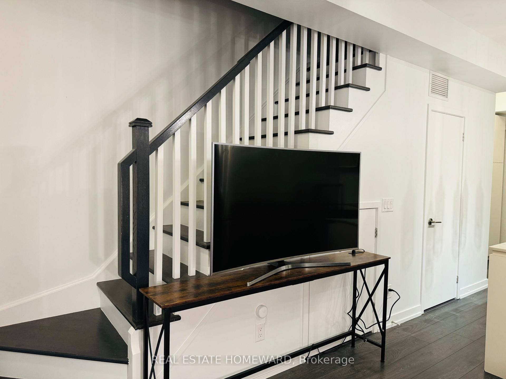 Photo 10 of 17 St. Bartholomew Street, Toronto, Regent Park — HOMEH