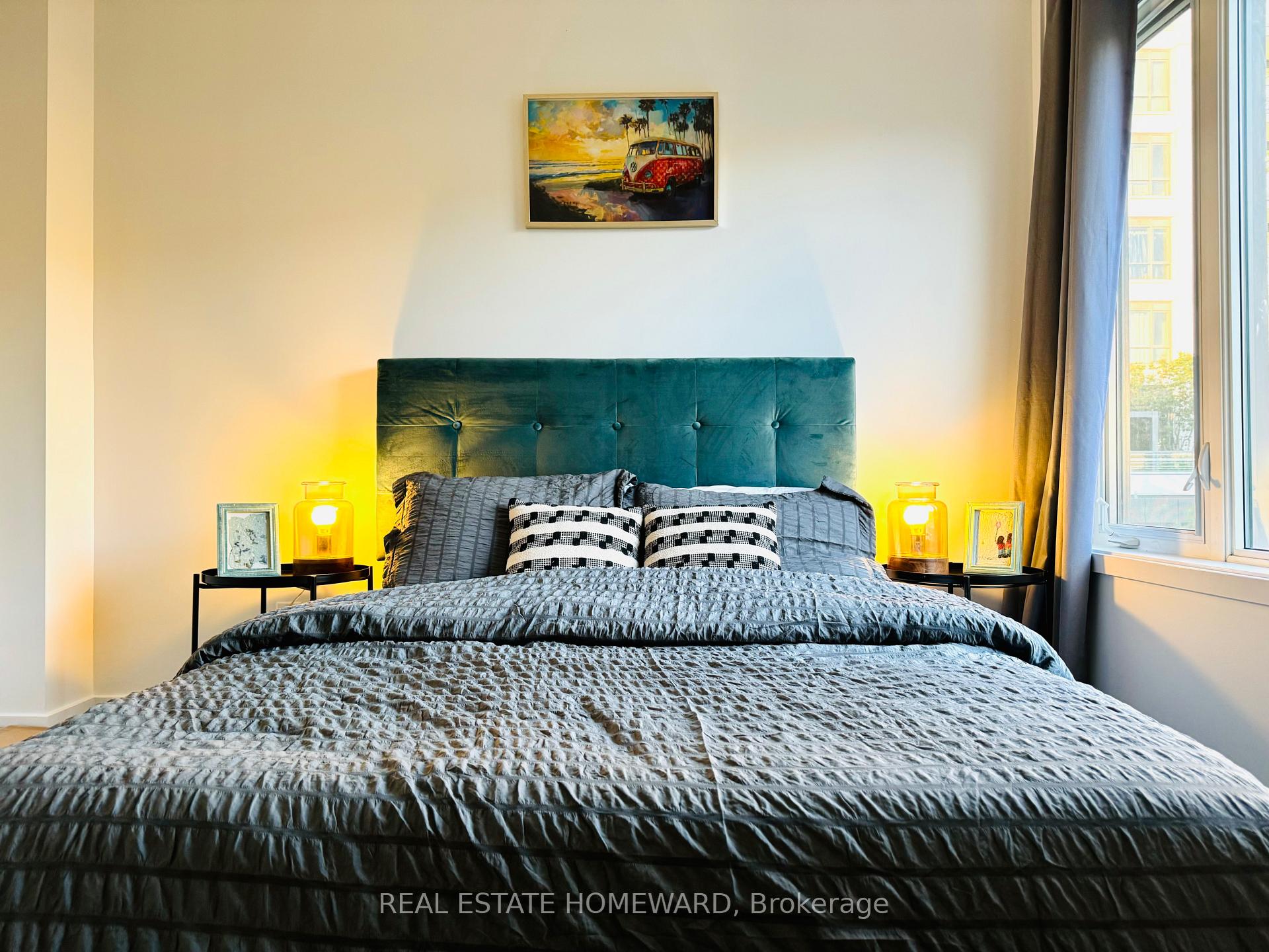 Photo 15 of 17 St. Bartholomew Street, Toronto, Regent Park — HOMEH