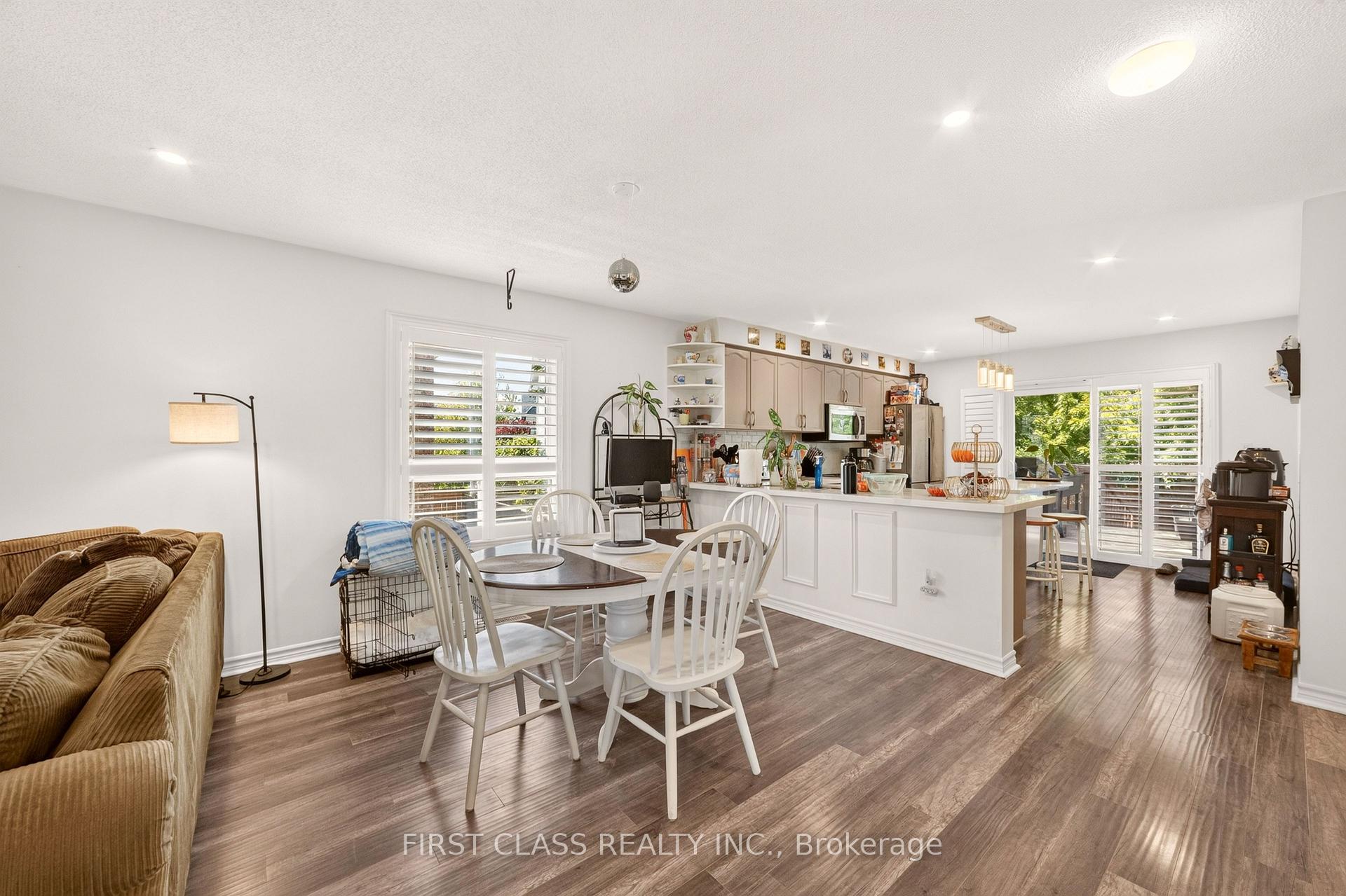 Photo 5 of 115 Succession Crescent, Barrie, Innis-Shore — HOMEH