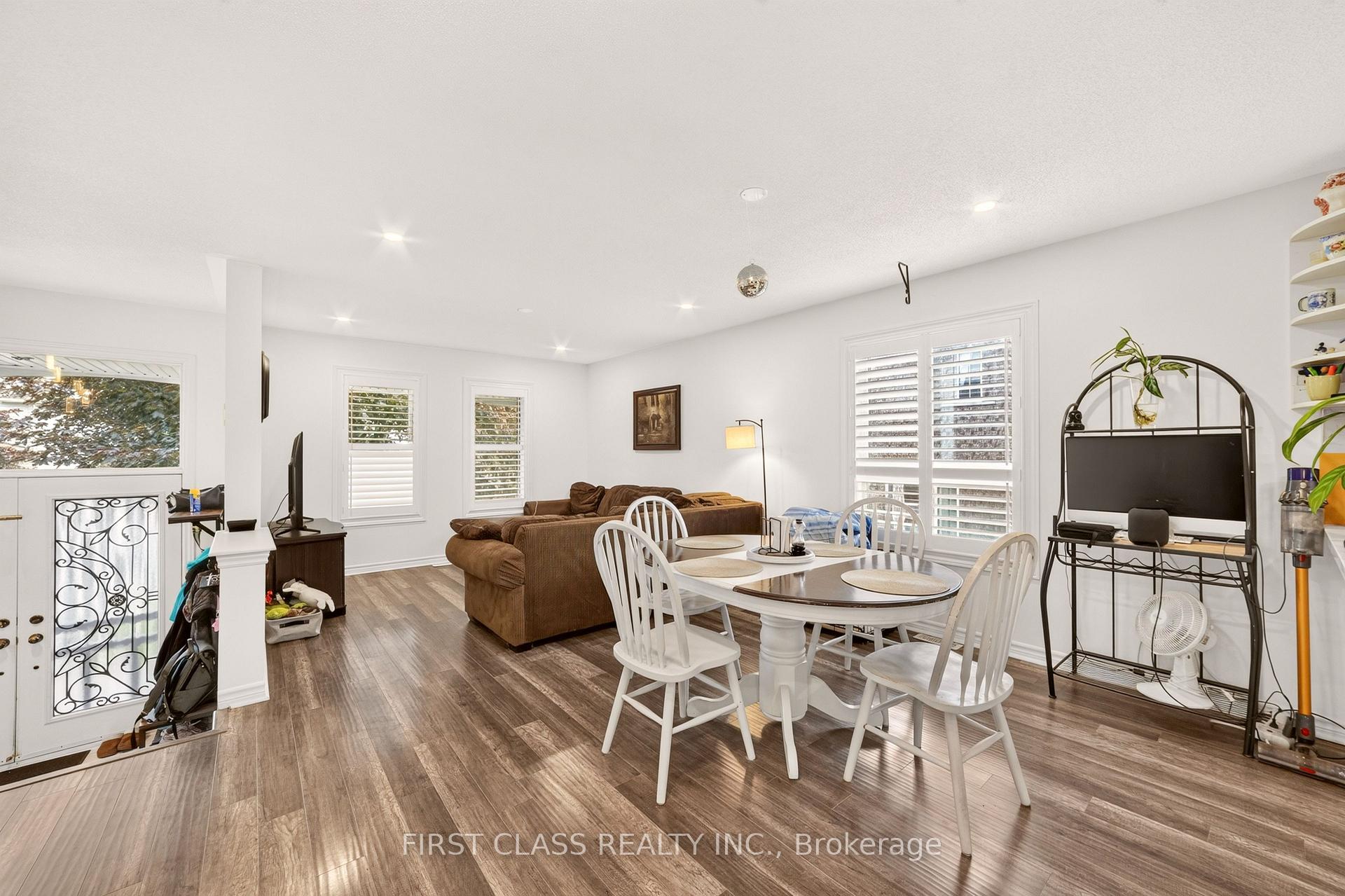 Photo 7 of 115 Succession Crescent, Barrie, Innis-Shore — HOMEH