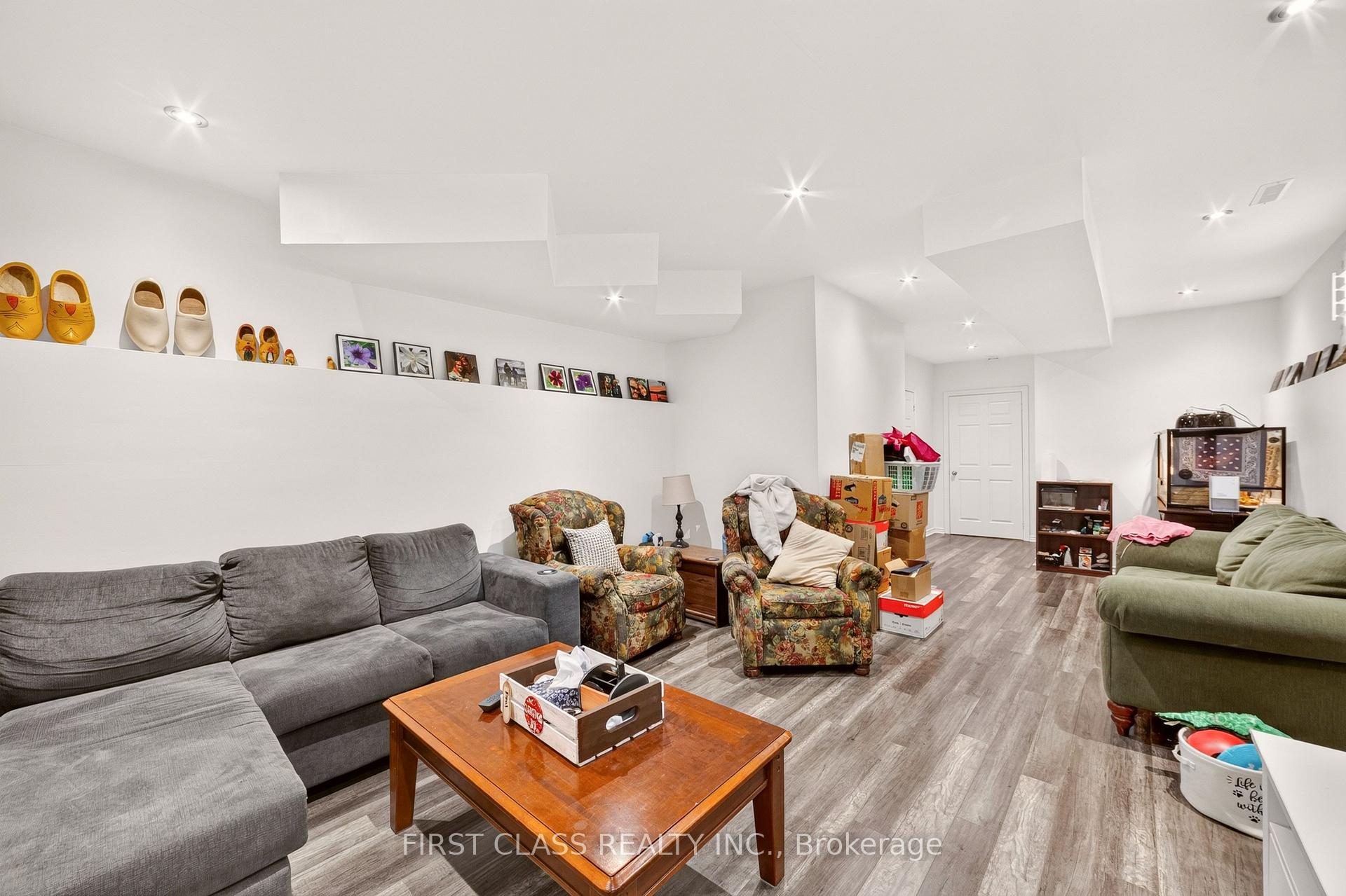 Photo 16 of 115 Succession Crescent, Barrie, Innis-Shore — HOMEH