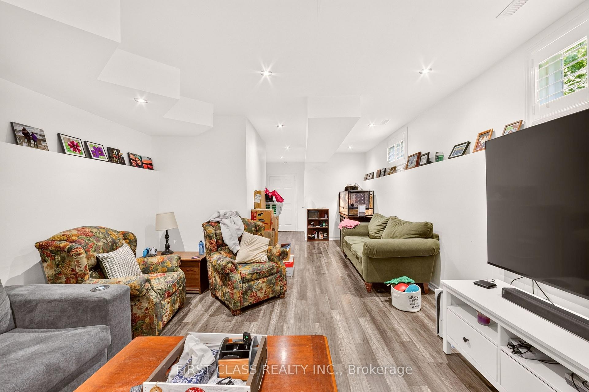 Photo 17 of 115 Succession Crescent, Barrie, Innis-Shore — HOMEH