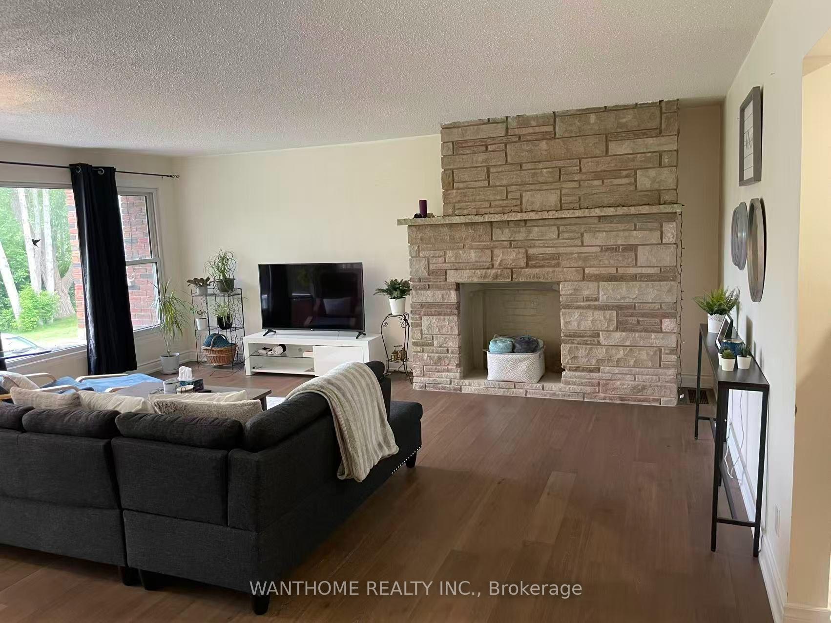Photo 6 of 27076 Civic Centre Road, Georgina, Historic Lakeshore Communities — HOMEH