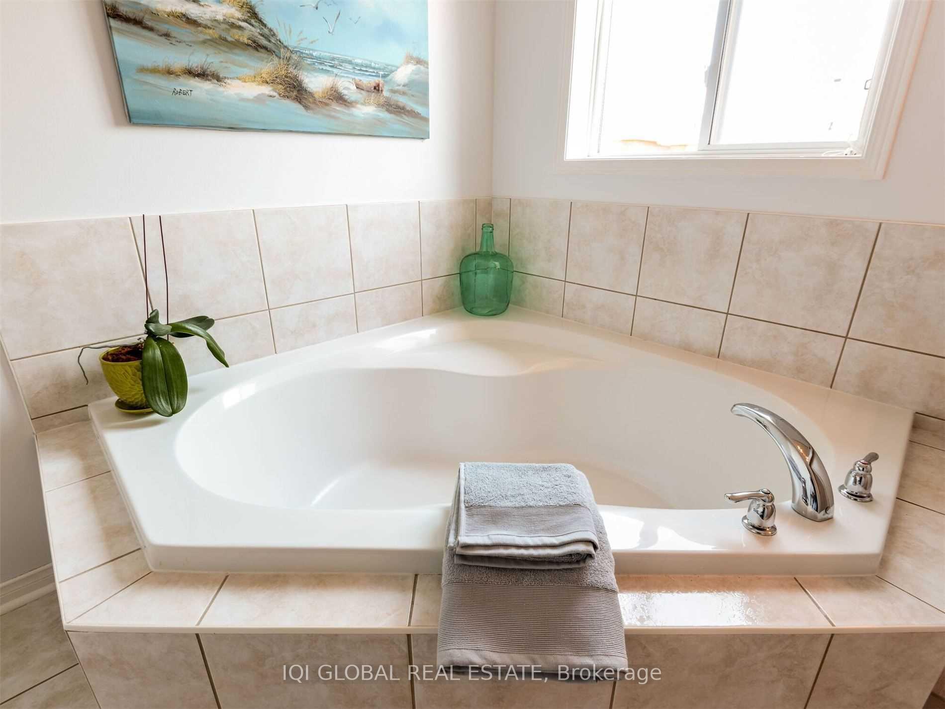 Photo 26 of 196 Featherstone Road N, Milton, Dempsey — HOMEH