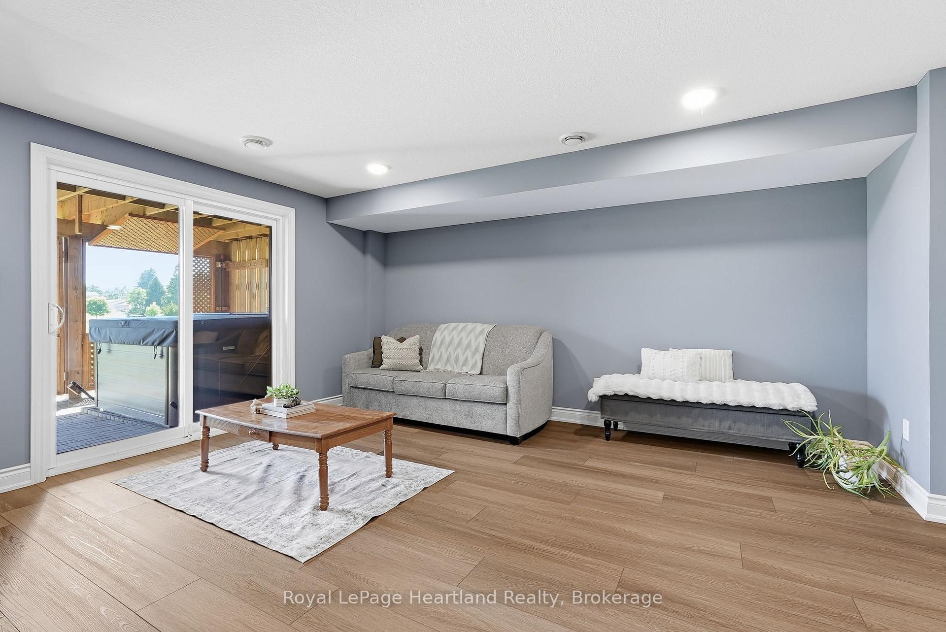 Photo 23 of 10 Minto Street S, Minto — HOMEH