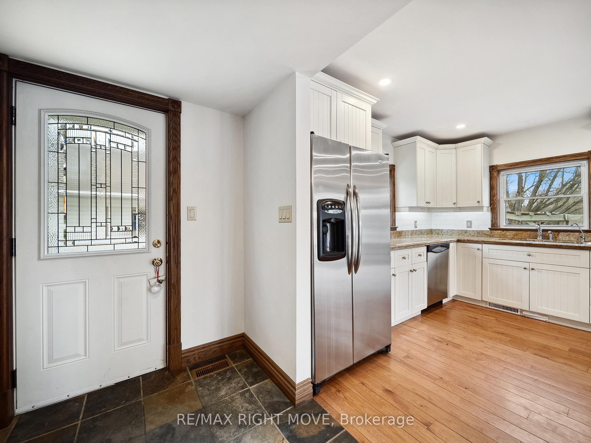 Photo 5 of 1012 Cowbell Lane, Gravenhurst, Morrison — HOMEH