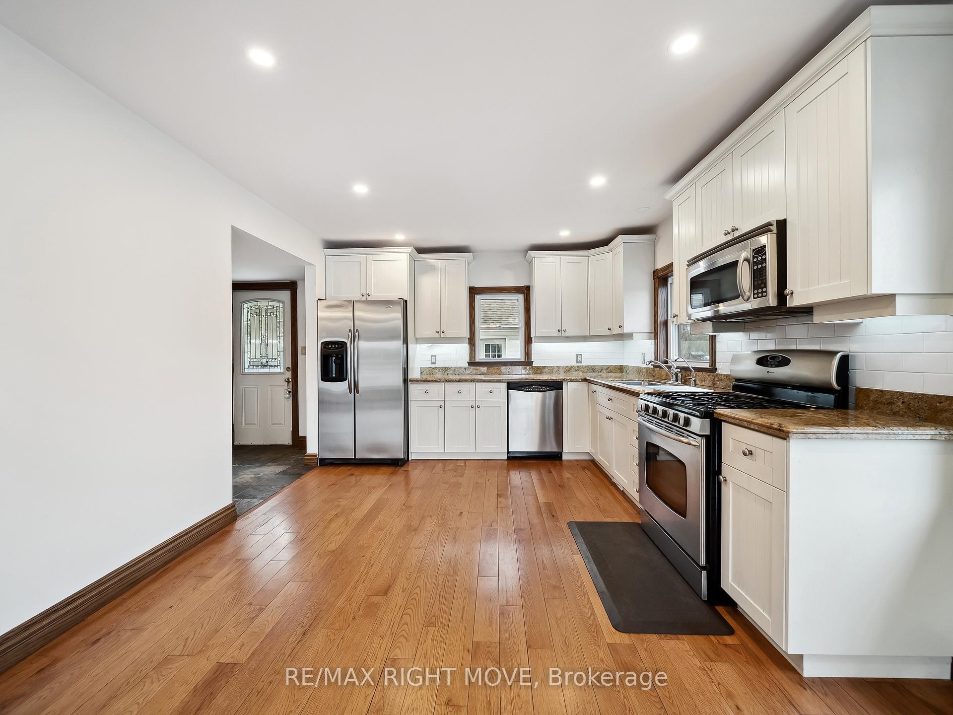 Photo 6 of 1012 Cowbell Lane, Gravenhurst, Morrison — HOMEH
