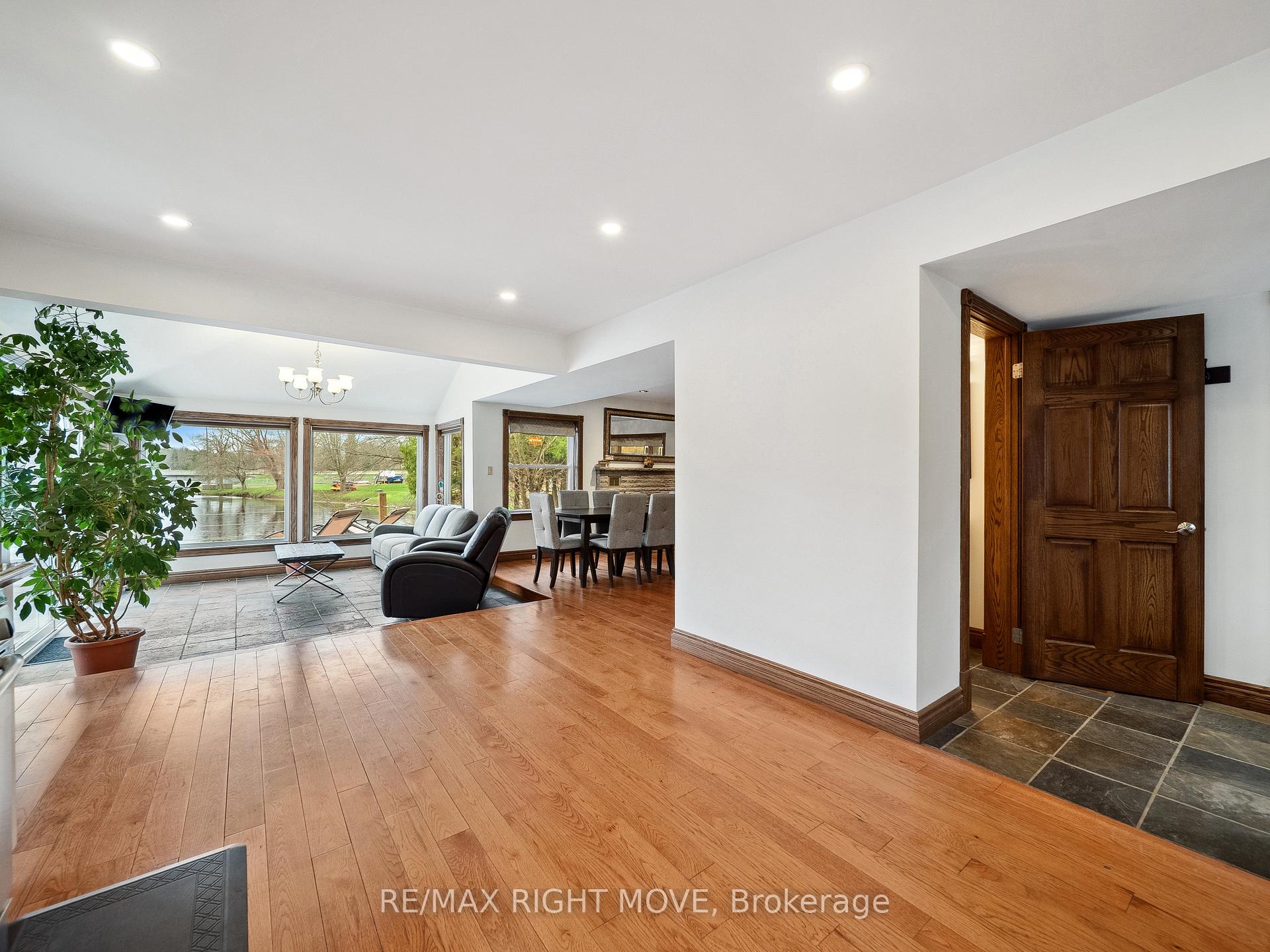 Photo 10 of 1012 Cowbell Lane, Gravenhurst, Morrison — HOMEH