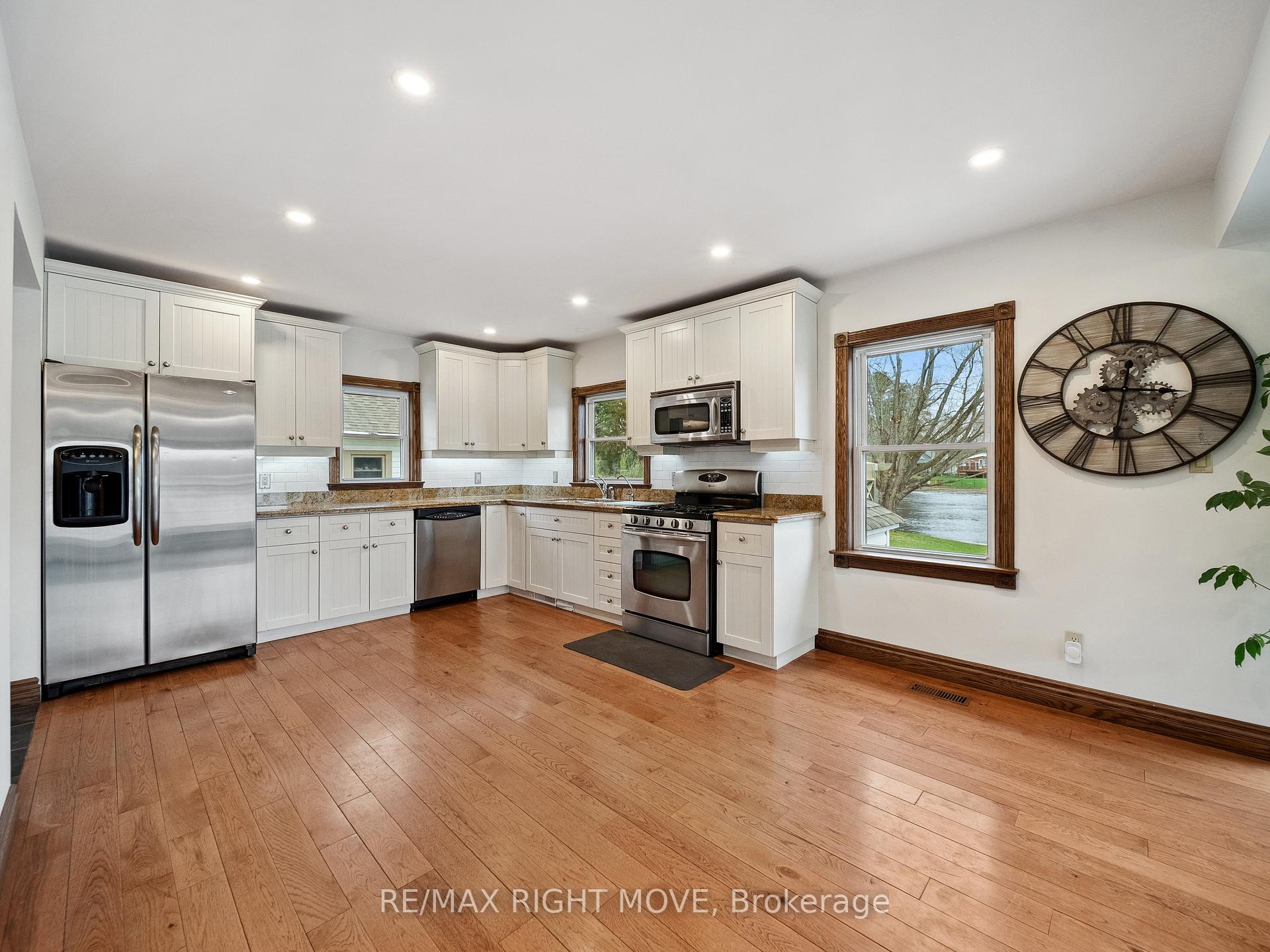 Photo 12 of 1012 Cowbell Lane, Gravenhurst, Morrison — HOMEH