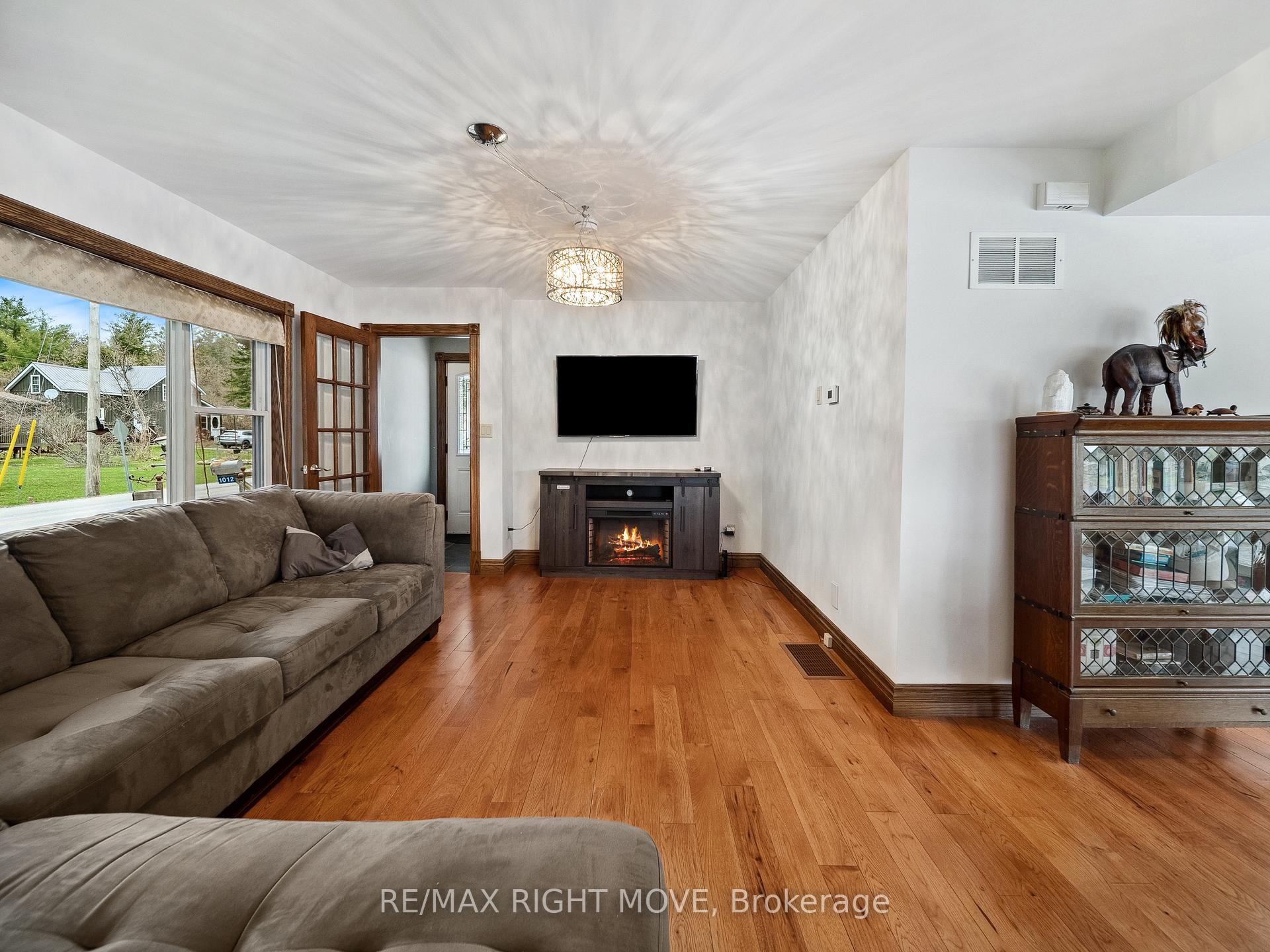 Photo 18 of 1012 Cowbell Lane, Gravenhurst, Morrison — HOMEH