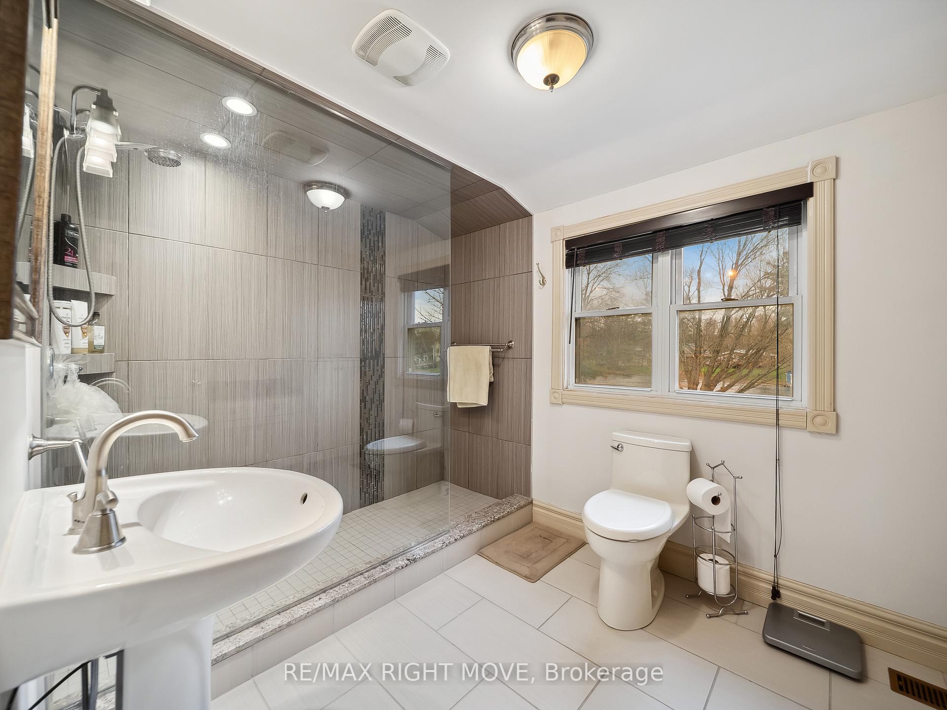 Photo 30 of 1012 Cowbell Lane, Gravenhurst, Morrison — HOMEH