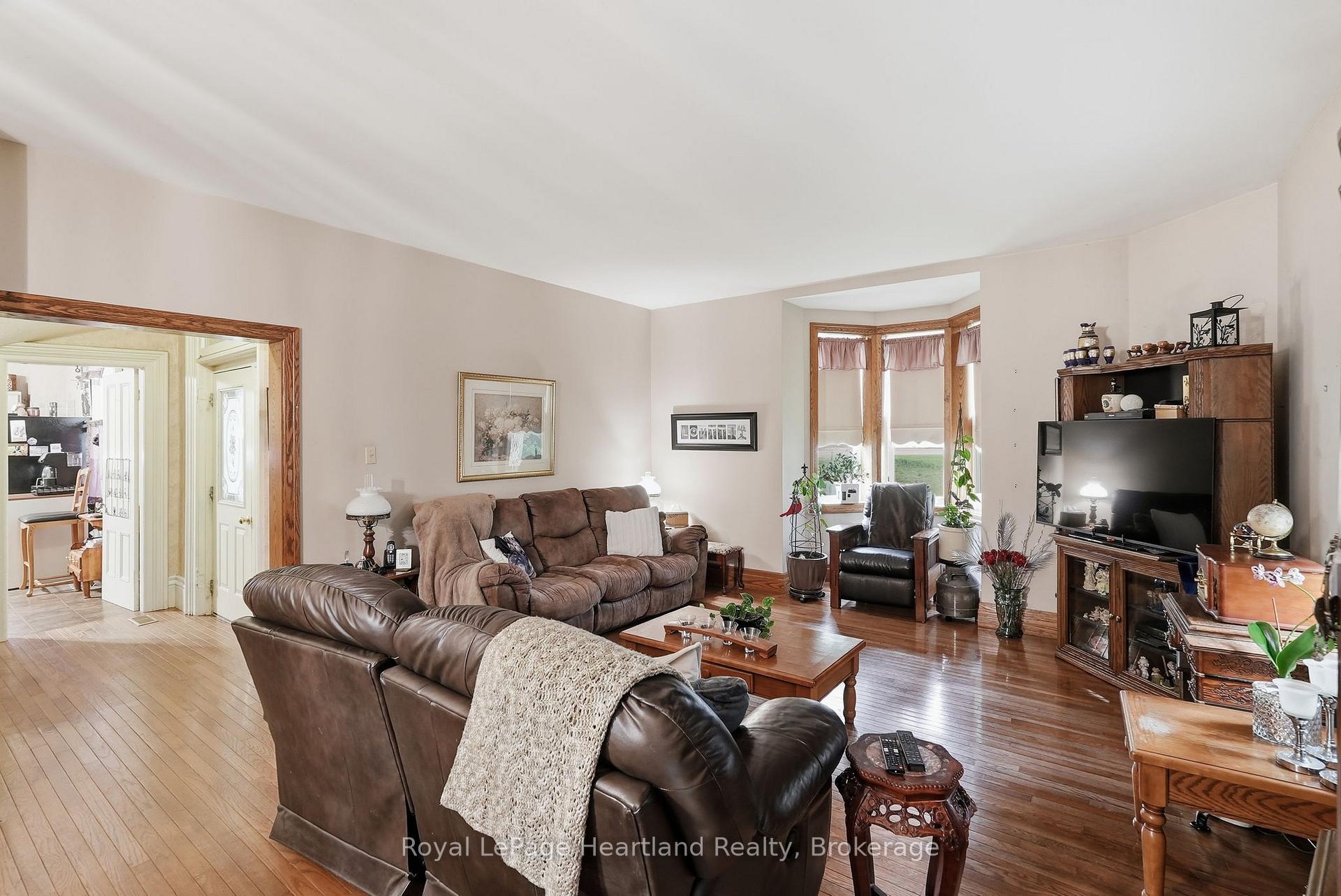 Photo 12 of 2037 Harriston Road, Howick — HOMEH