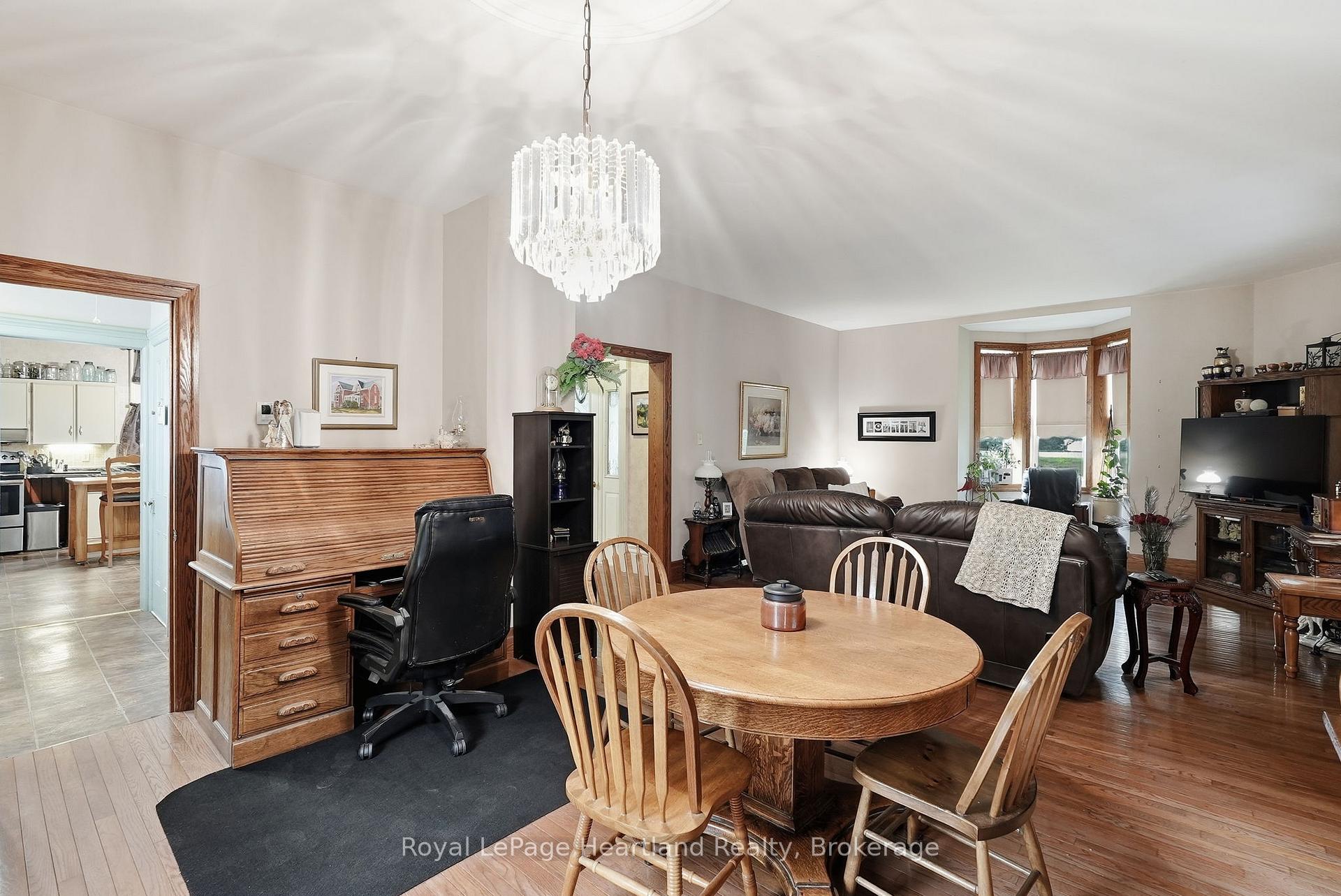 Photo 16 of 2037 Harriston Road, Howick — HOMEH