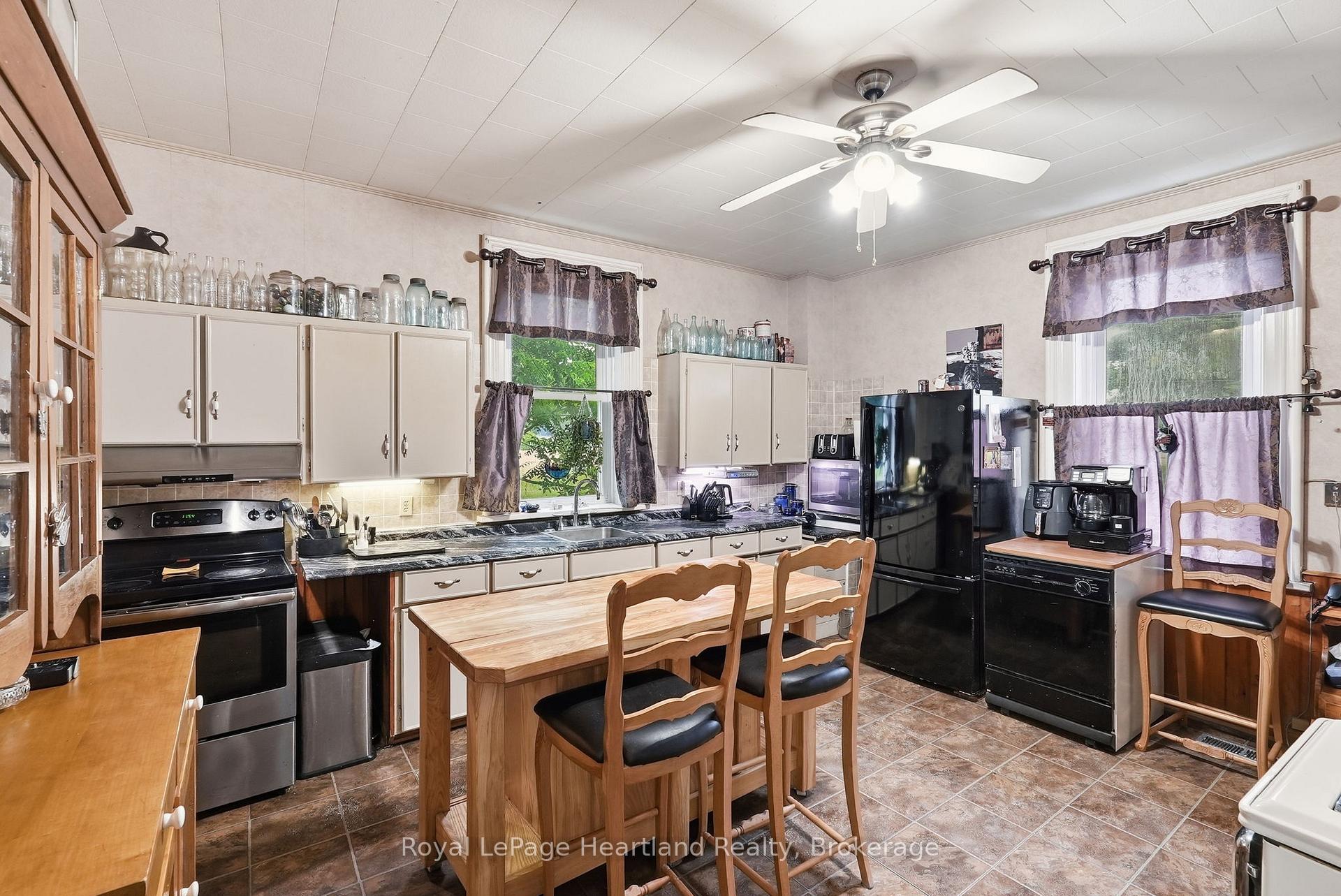 Photo 17 of 2037 Harriston Road, Howick — HOMEH