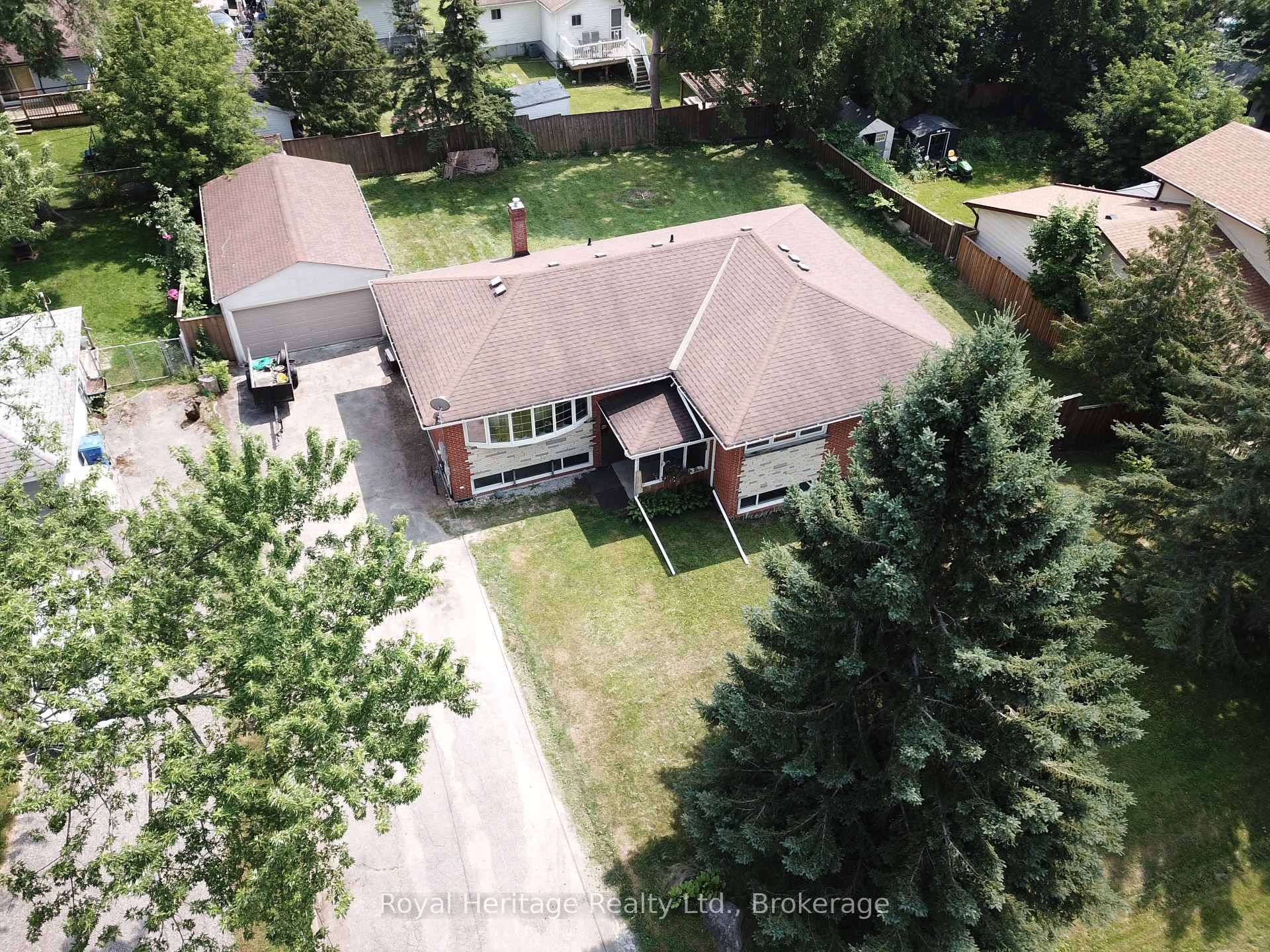 Photo 2 of 135 Silas Boulevard, Georgina, Keswick North — HOMEH