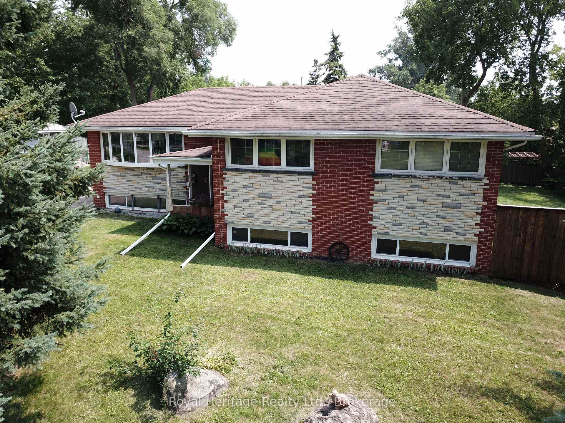 Photo 3 of 135 Silas Boulevard, Georgina, Keswick North — HOMEH
