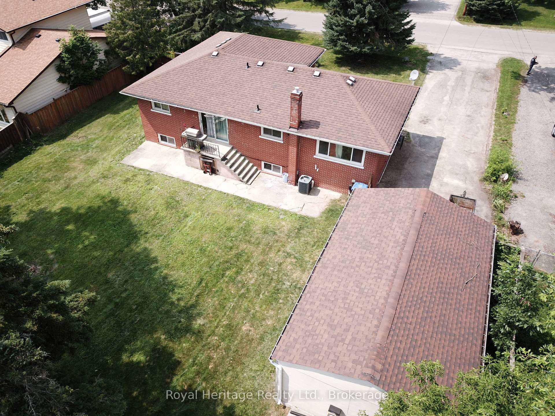 Photo 5 of 135 Silas Boulevard, Georgina, Keswick North — HOMEH