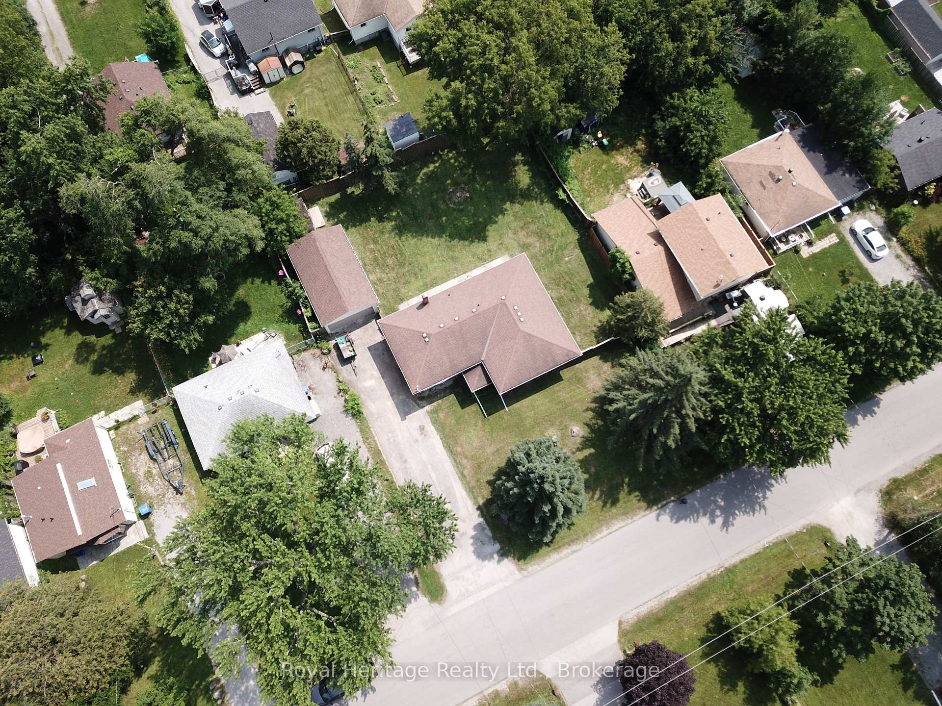 Photo 8 of 135 Silas Boulevard, Georgina, Keswick North — HOMEH